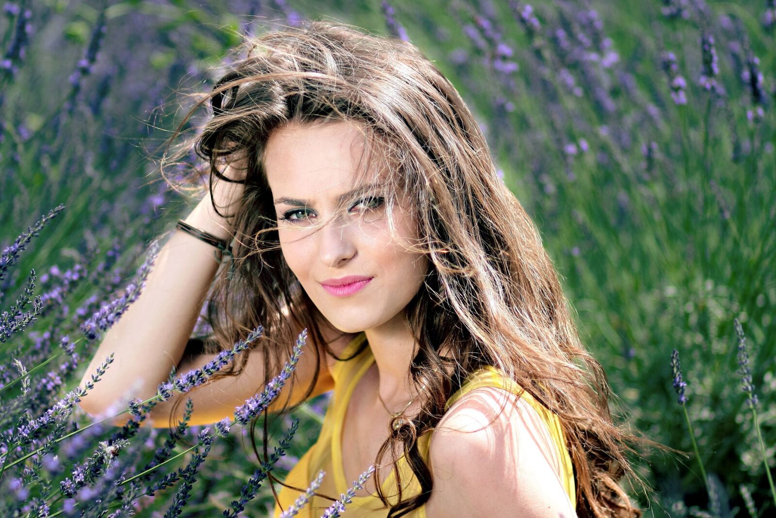 Canon EOS 450D (EOS Rebel XSi / EOS Kiss X2) sample photo. Beautiful, girl, portrait, smile photography