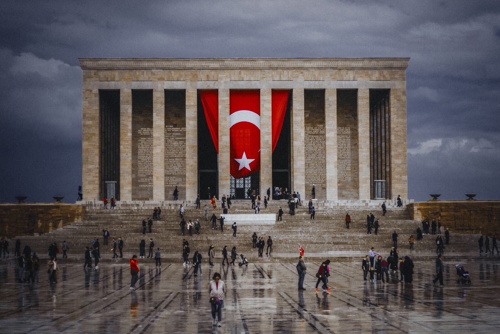 Canon EOS 7D sample photo. "Mausoleum, flag, turkish flag" photography