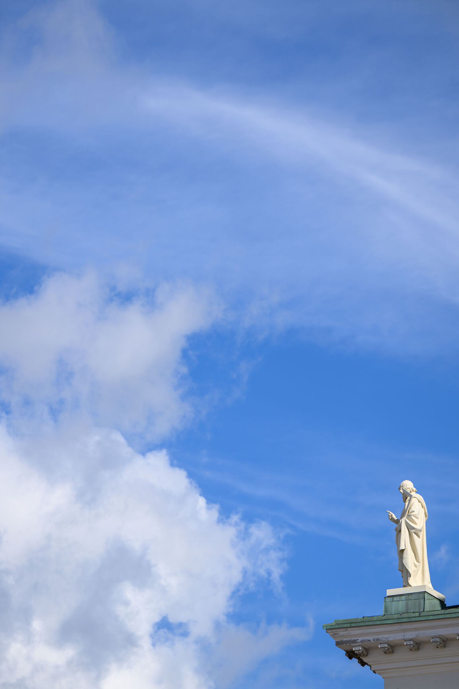 Nikon Z8 sample photo. Statue of clouds photography