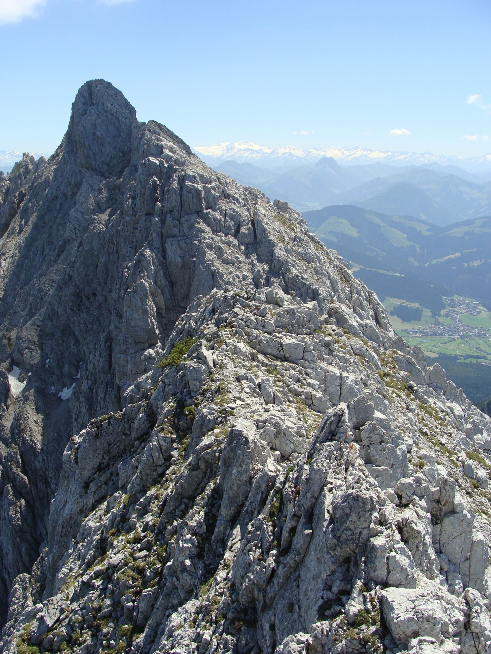 Sony Cyber-shot DSC-H10 sample photo. Wilder kaiser, mountain, peak photography