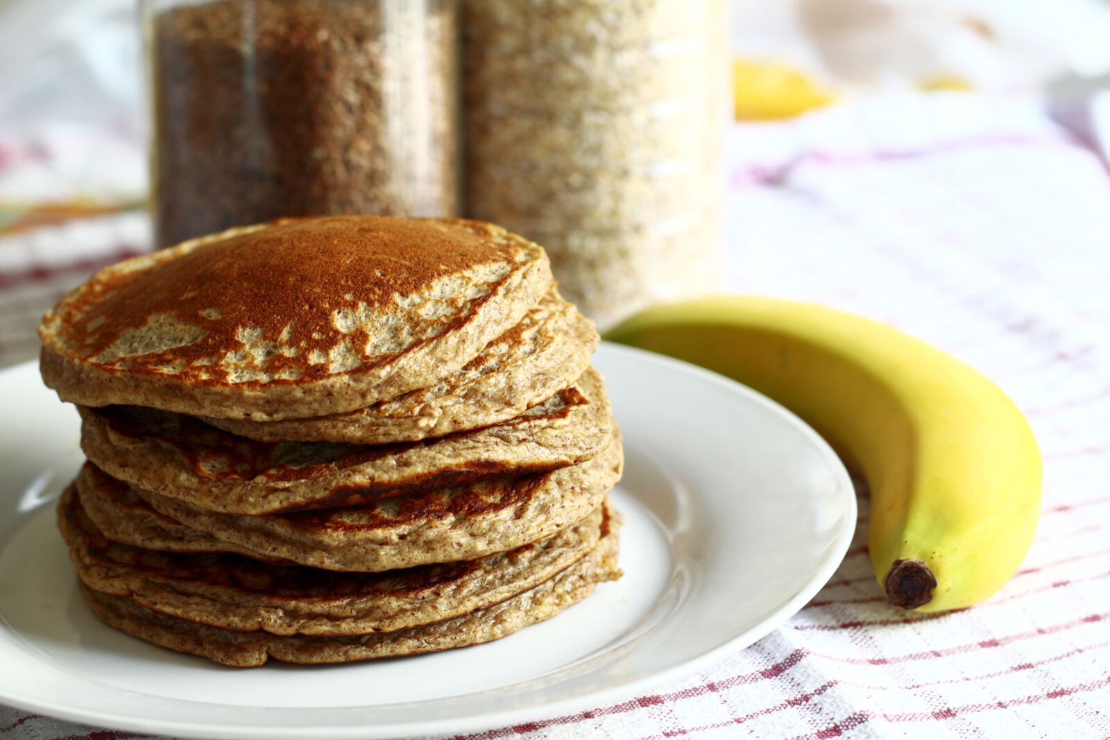 Canon EOS 550D (EOS Rebel T2i / EOS Kiss X4) sample photo. Pancakes, banana, breakfast photography