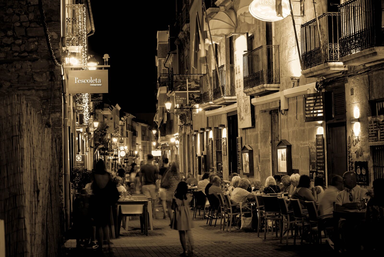 Nikon D3000 sample photo. Denia, night, restaurants photography