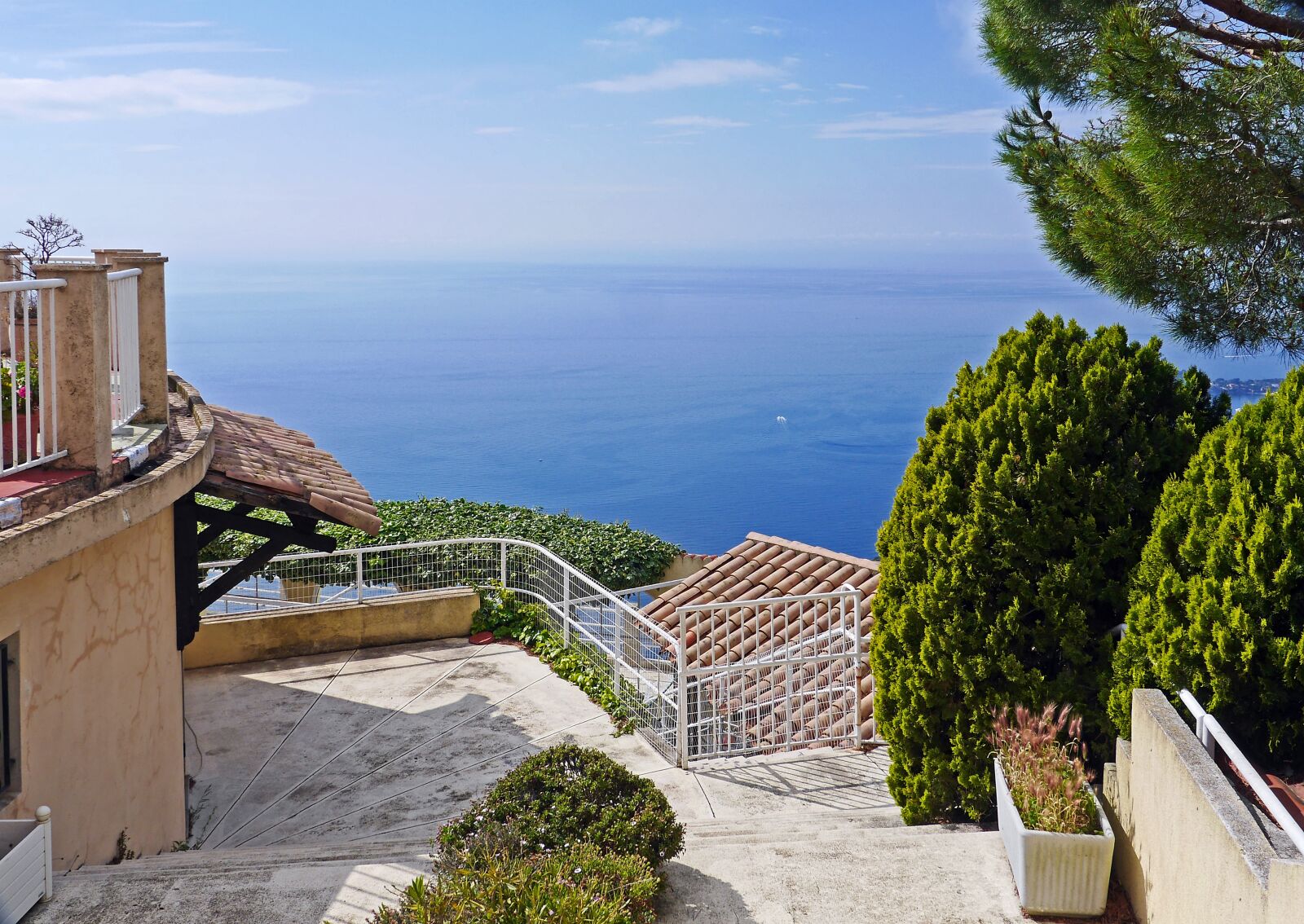 Panasonic Lumix DMC-GH3 sample photo. Mediterranean, view, residential location photography