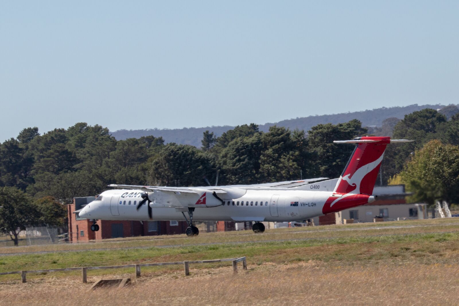 Canon EF 100-400mm F4.5-5.6L IS USM sample photo. Aircraft, airplane, airport photography