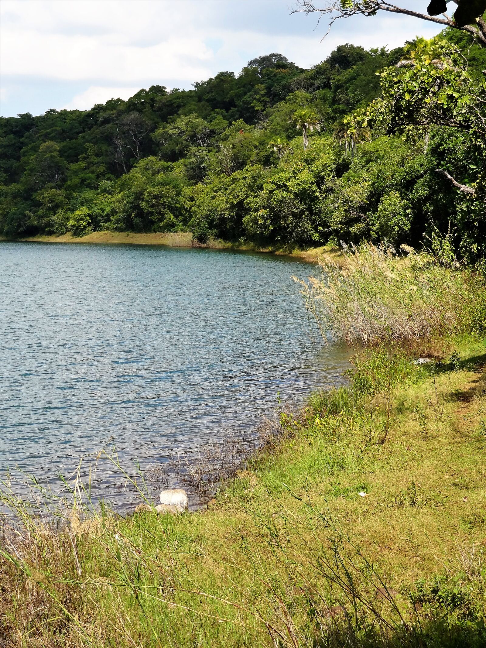 Sony Cyber-shot DSC-HX9V sample photo. Water, waters, bank photography
