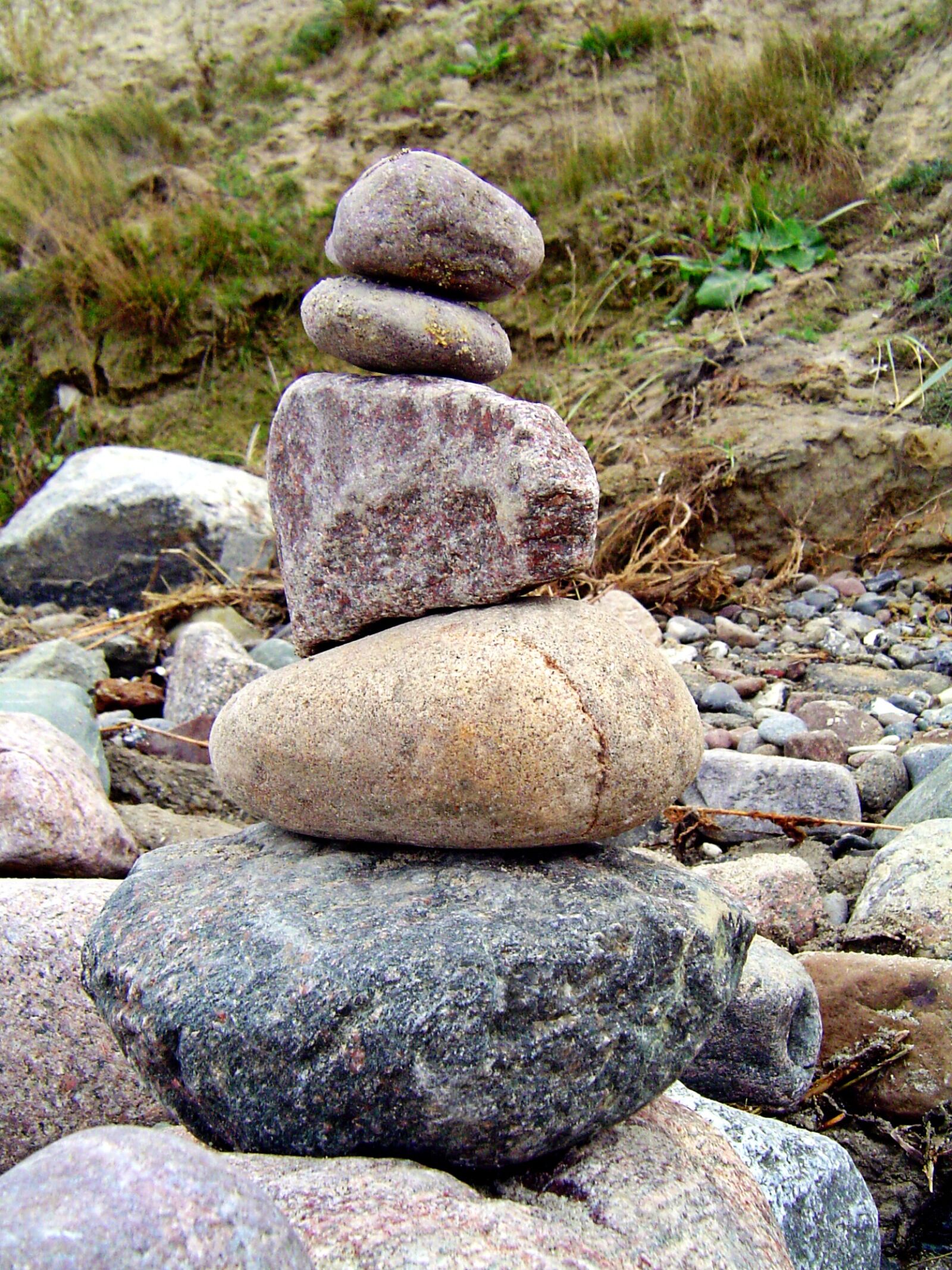 Sony DSC-P72 sample photo. Stone tower, stacked, stone photography