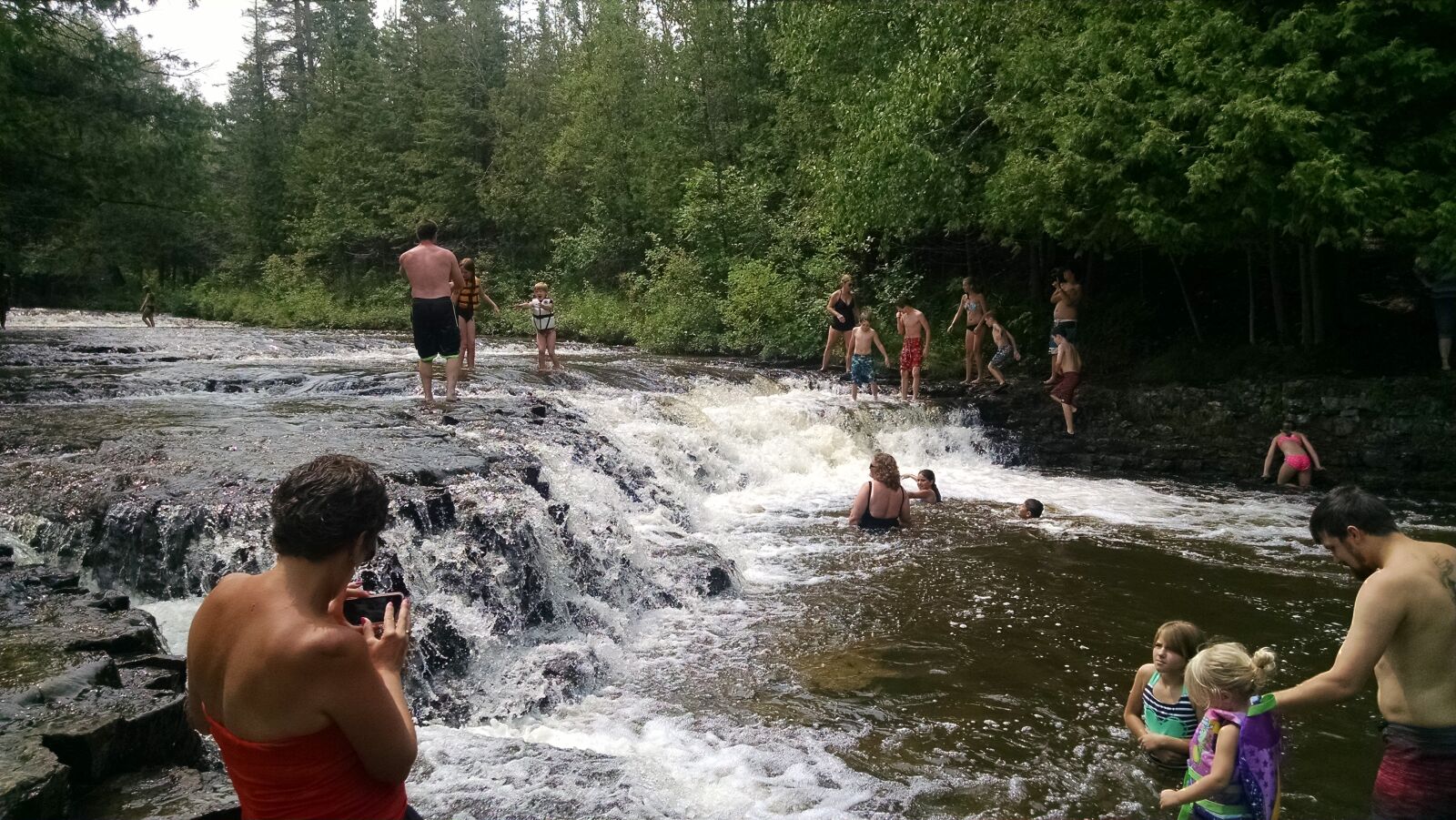 Motorola XT1080 sample photo. Waterfall, playing photography