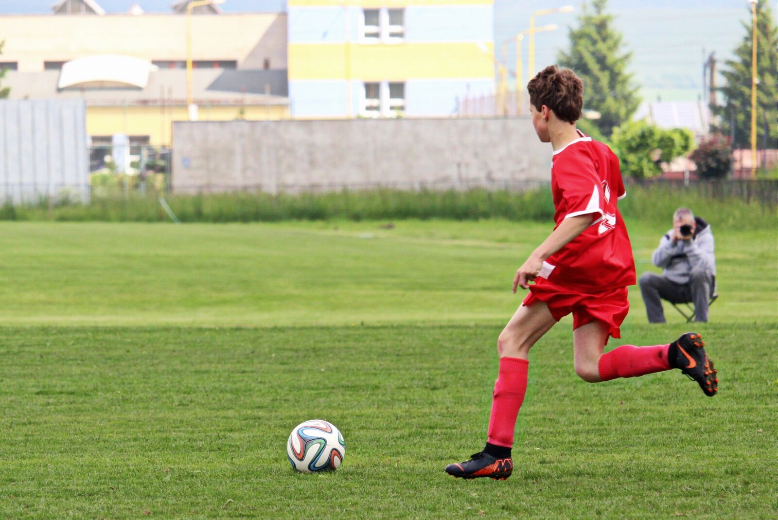 Canon EF-S 55-250mm F4-5.6 IS STM sample photo. Football, children, pupils photography