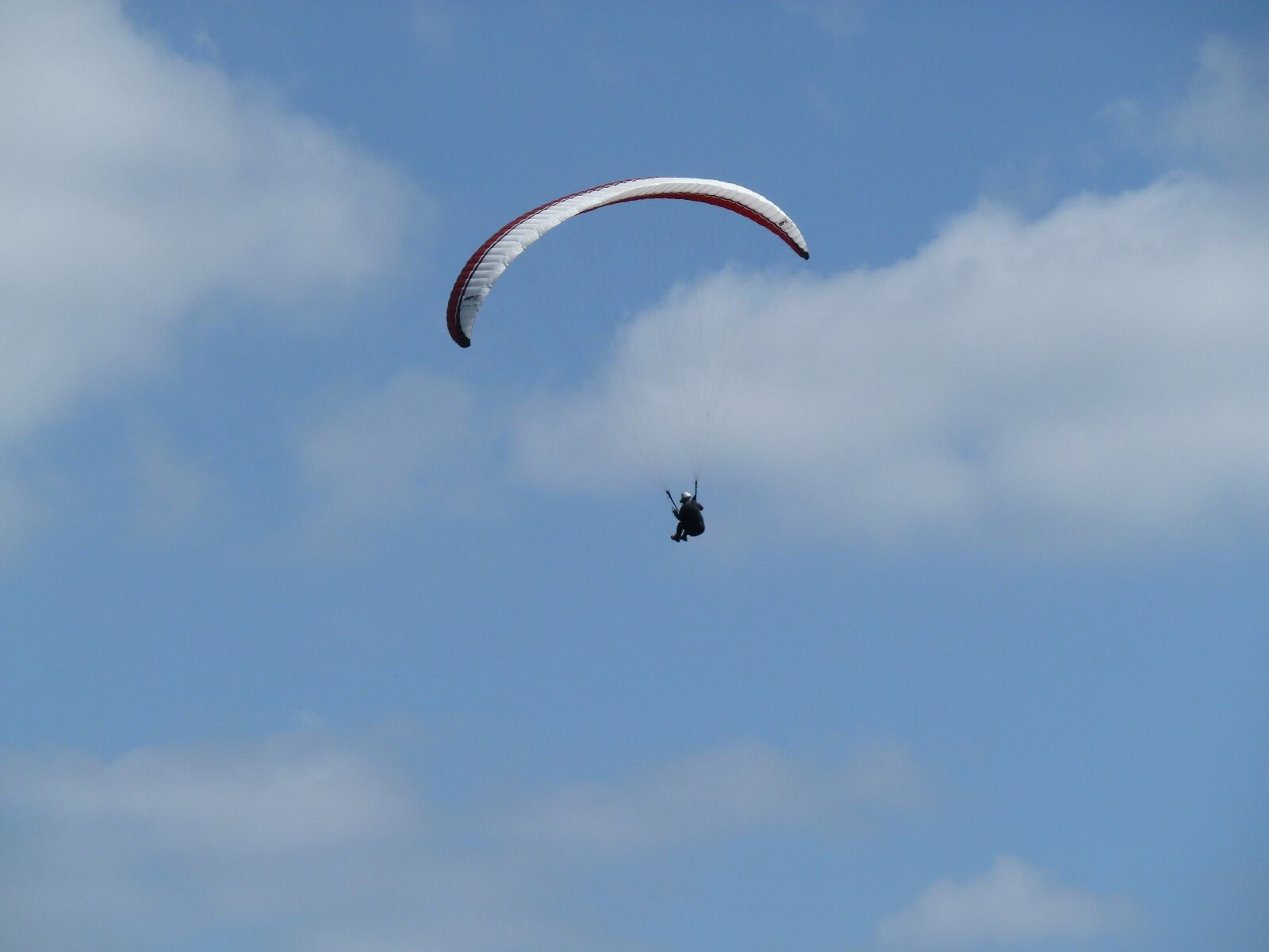 Panasonic Lumix DMC-ZS5 (Lumix DMC-TZ8) sample photo. Sky, clouds, paragliding photography
