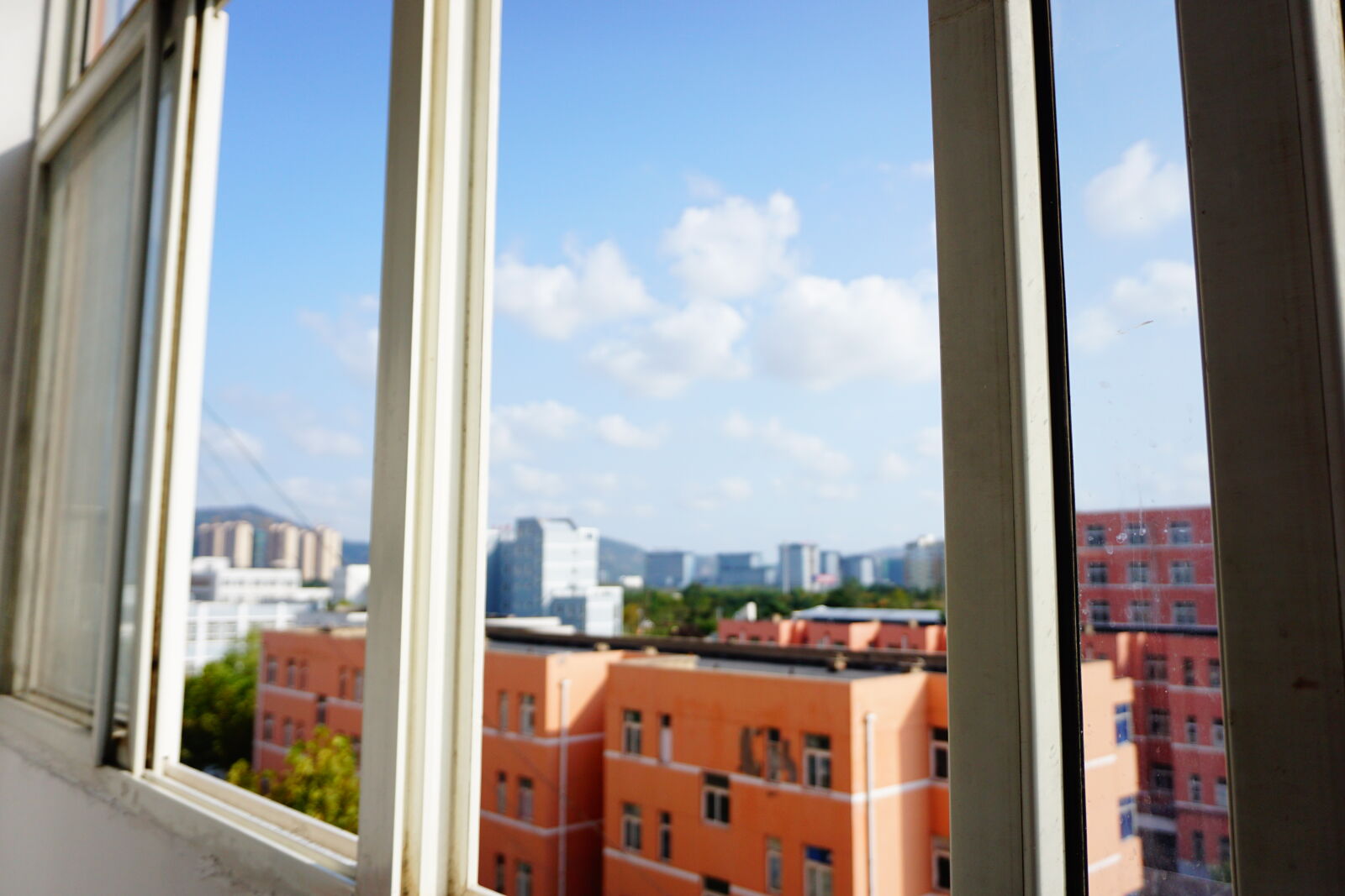 Sony E 16-50mm F3.5-5.6 PZ OSS sample photo. Sunshine photography