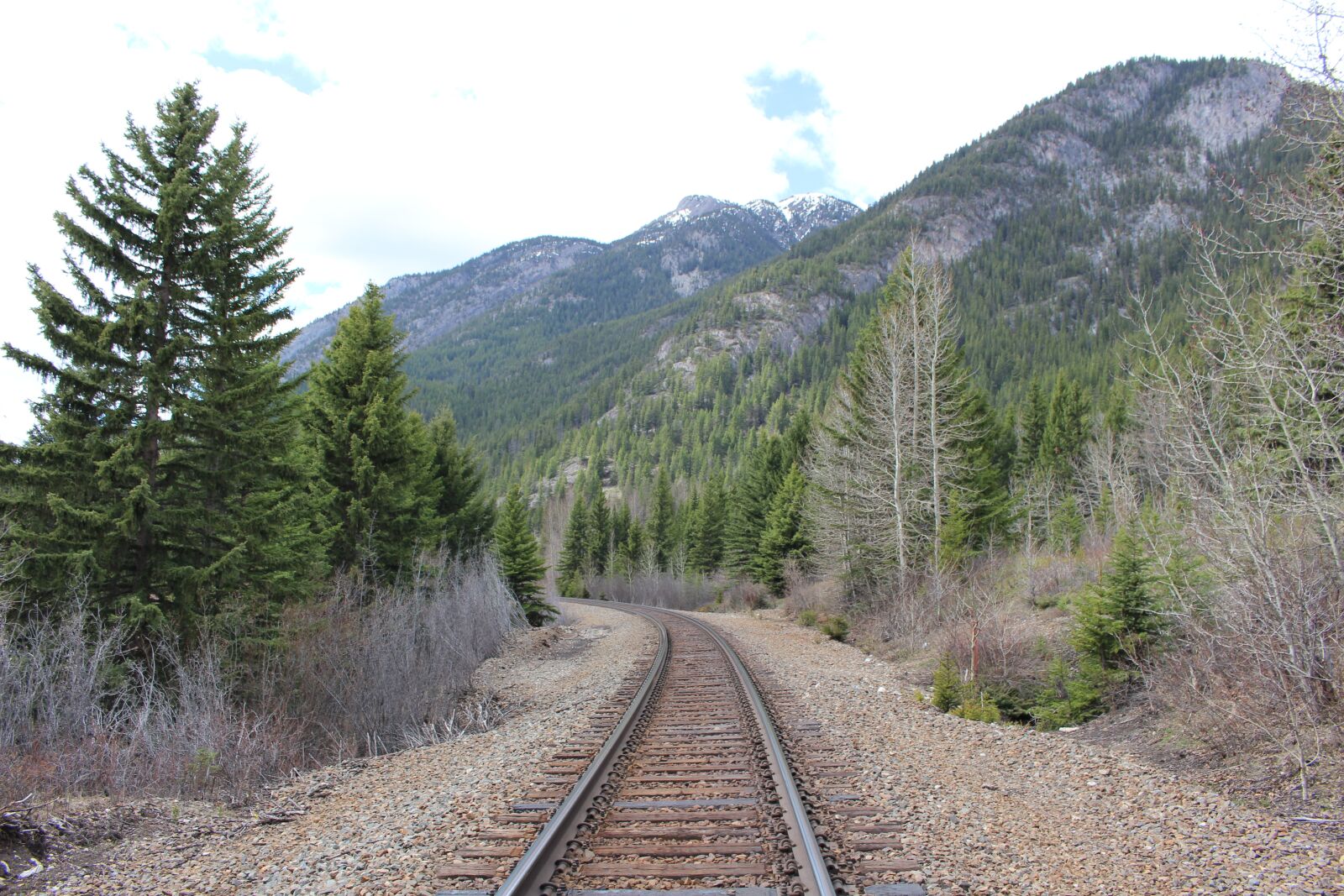 Canon EOS 100D (EOS Rebel SL1 / EOS Kiss X7) sample photo. Travel, track, locomotive photography