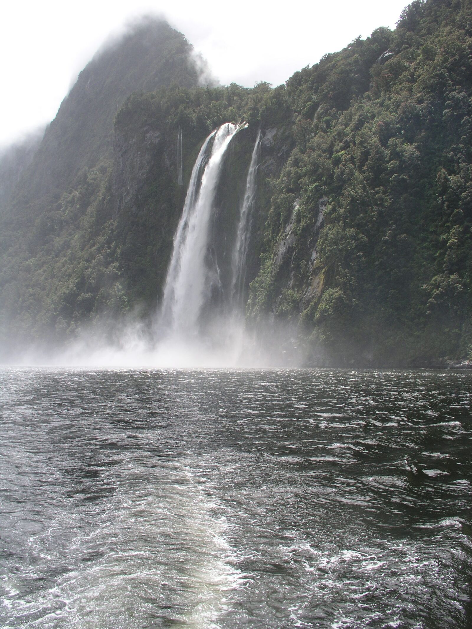 Olympus C5050Z sample photo. New, zealand, milford sound photography