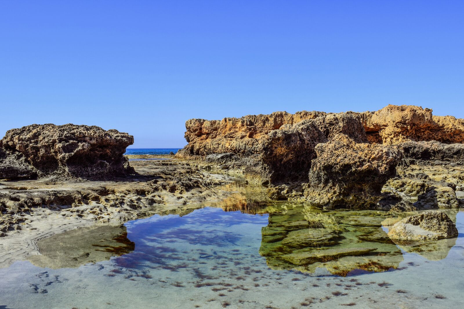 Nikon D3300 sample photo. Rocky coast, lagoon, sea photography
