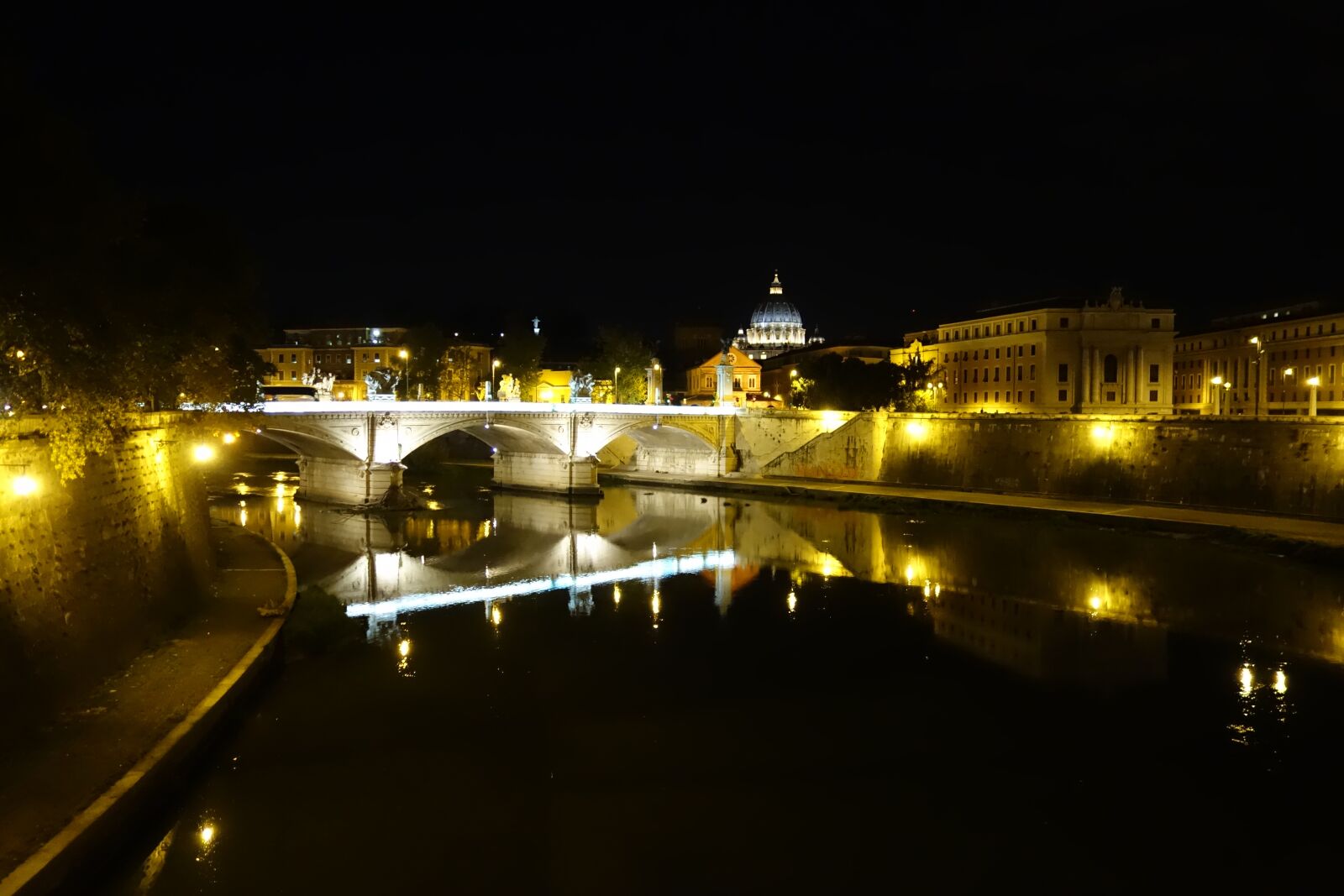 Sony Cyber-shot DSC-RX100 II sample photo. City tour, rome, vacation photography