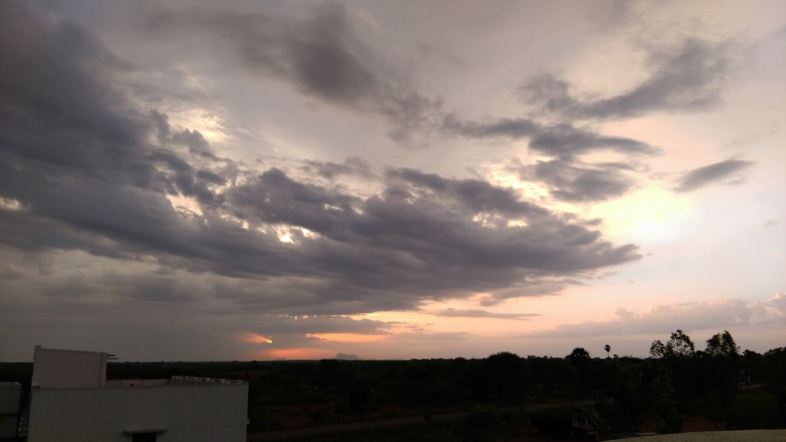 HTC DESIRE EYE sample photo. Cloud, cloudy, sky, evening photography