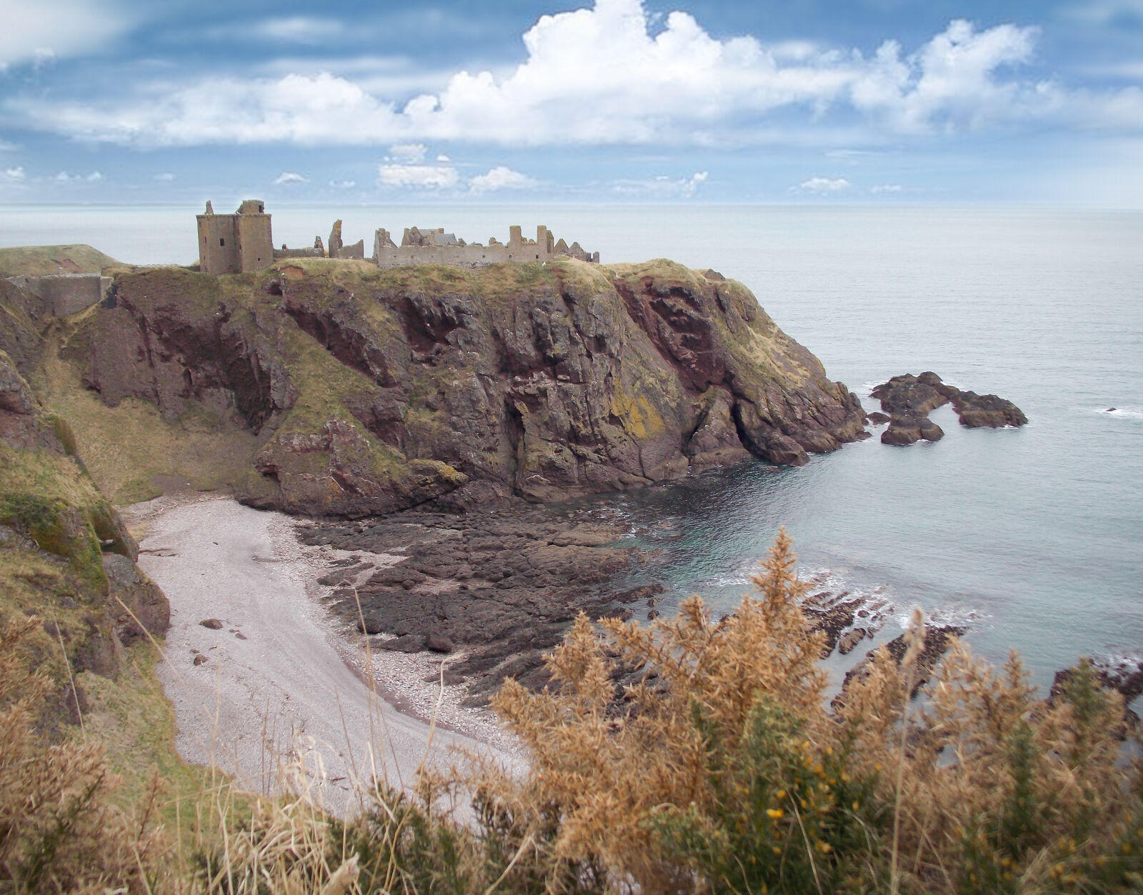 Nikon Coolpix L810 sample photo. Castle, ocean, scotland, travel photography