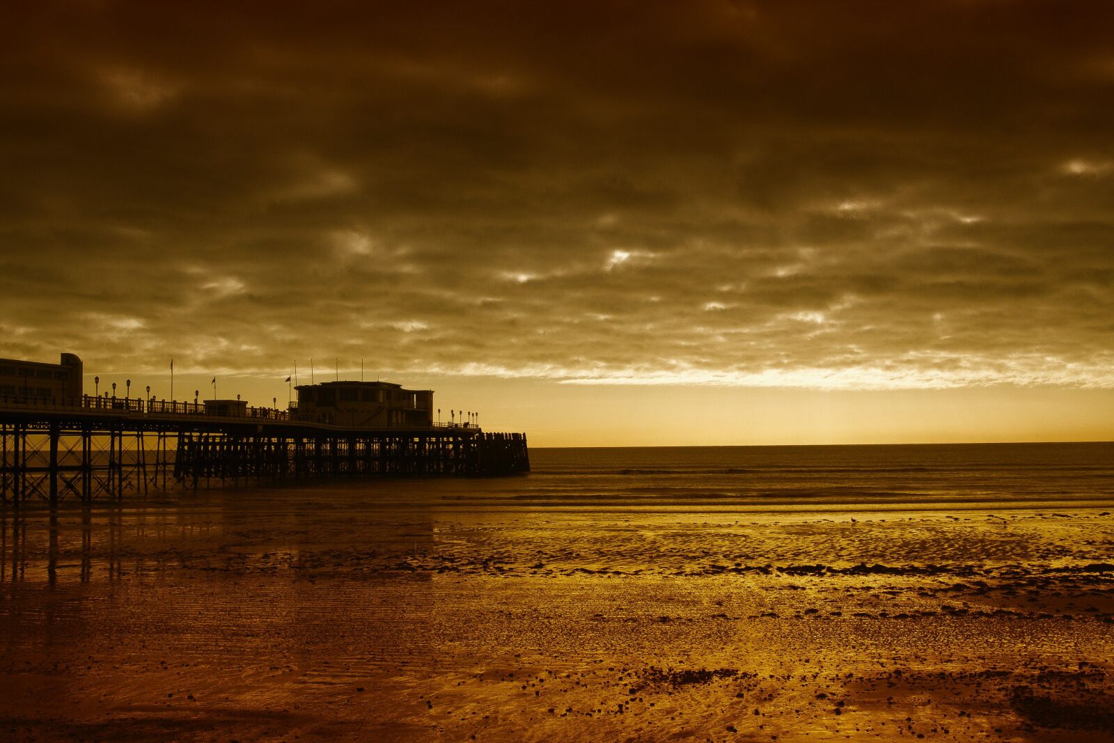 Canon EOS 40D sample photo. Moody, worthing, pier photography