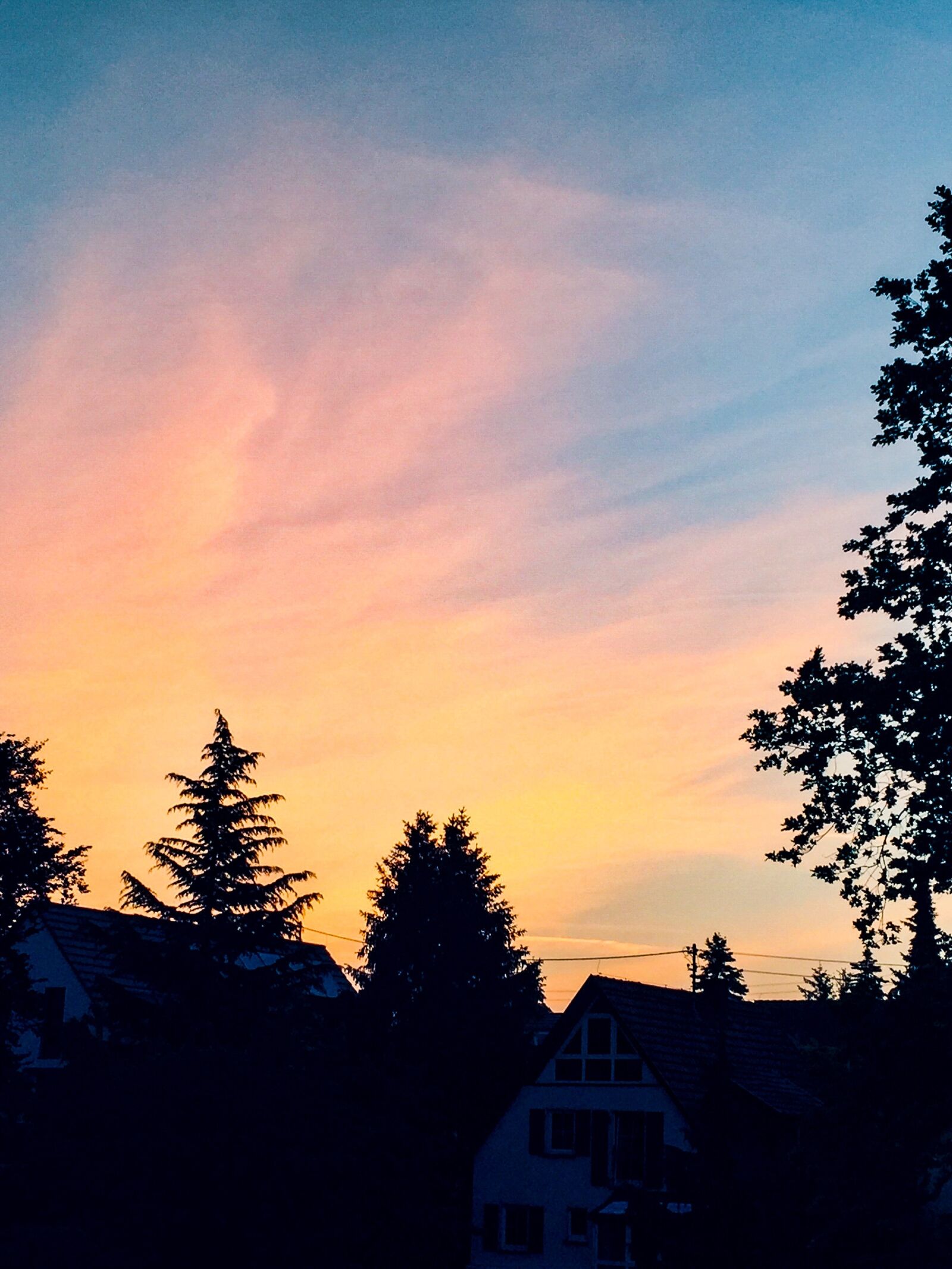 iPhone 6 back camera 4.15mm f/2.2 sample photo. Dusk, mood, sunset photography