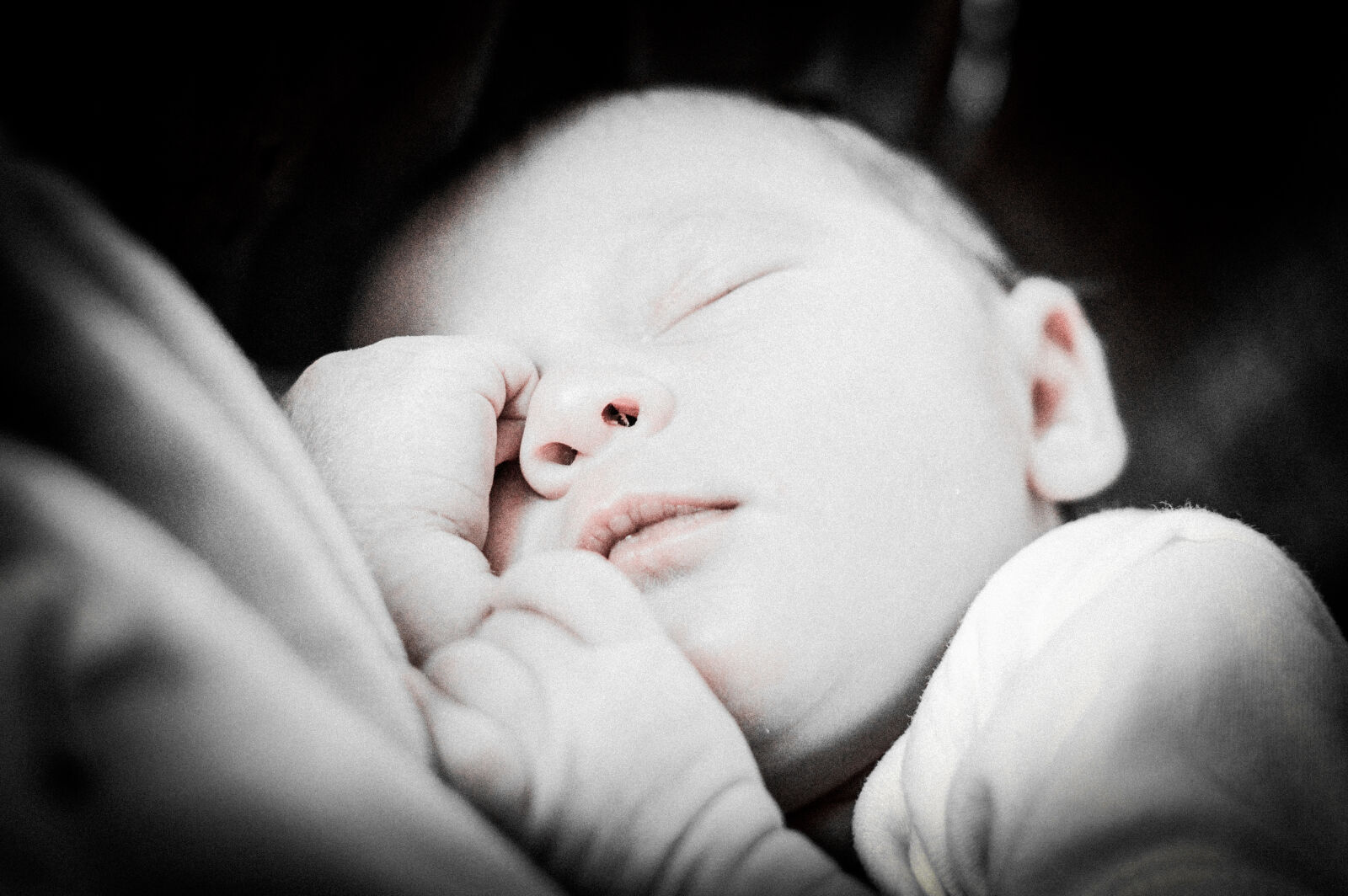 Nikon D3200 + Nikon AF-S Nikkor 50mm F1.8G sample photo. Baby photography