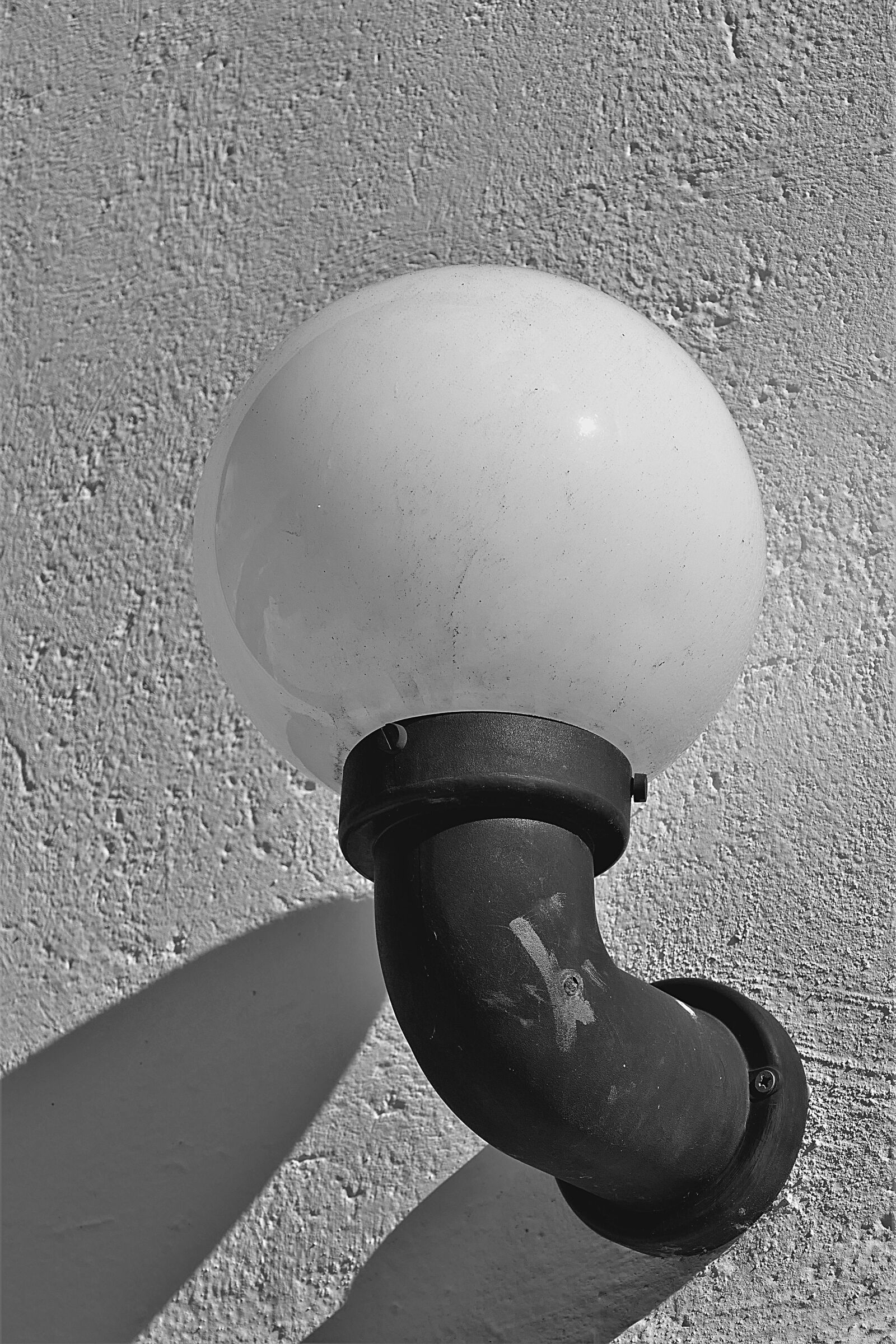 Panasonic Lumix DMC-FZ1000 sample photo. Lamp, s w, outdoor photography