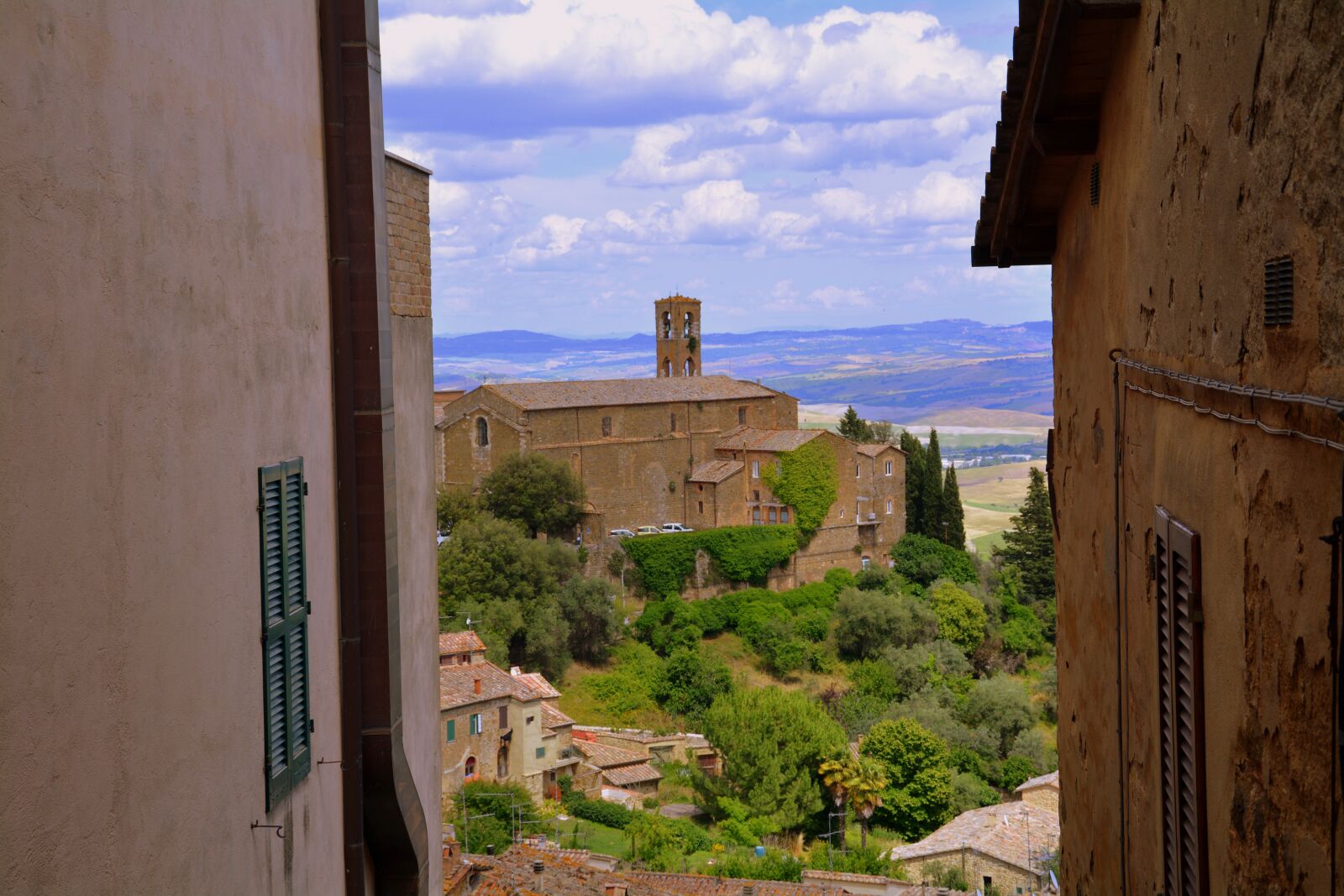 Nikon D7100 sample photo. Glimpse, monastery, montalcino photography