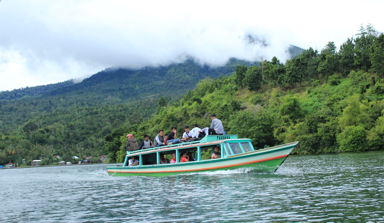 Canon EOS 1300D (EOS Rebel T6 / EOS Kiss X80) sample photo. Lake, ranau, oku photography