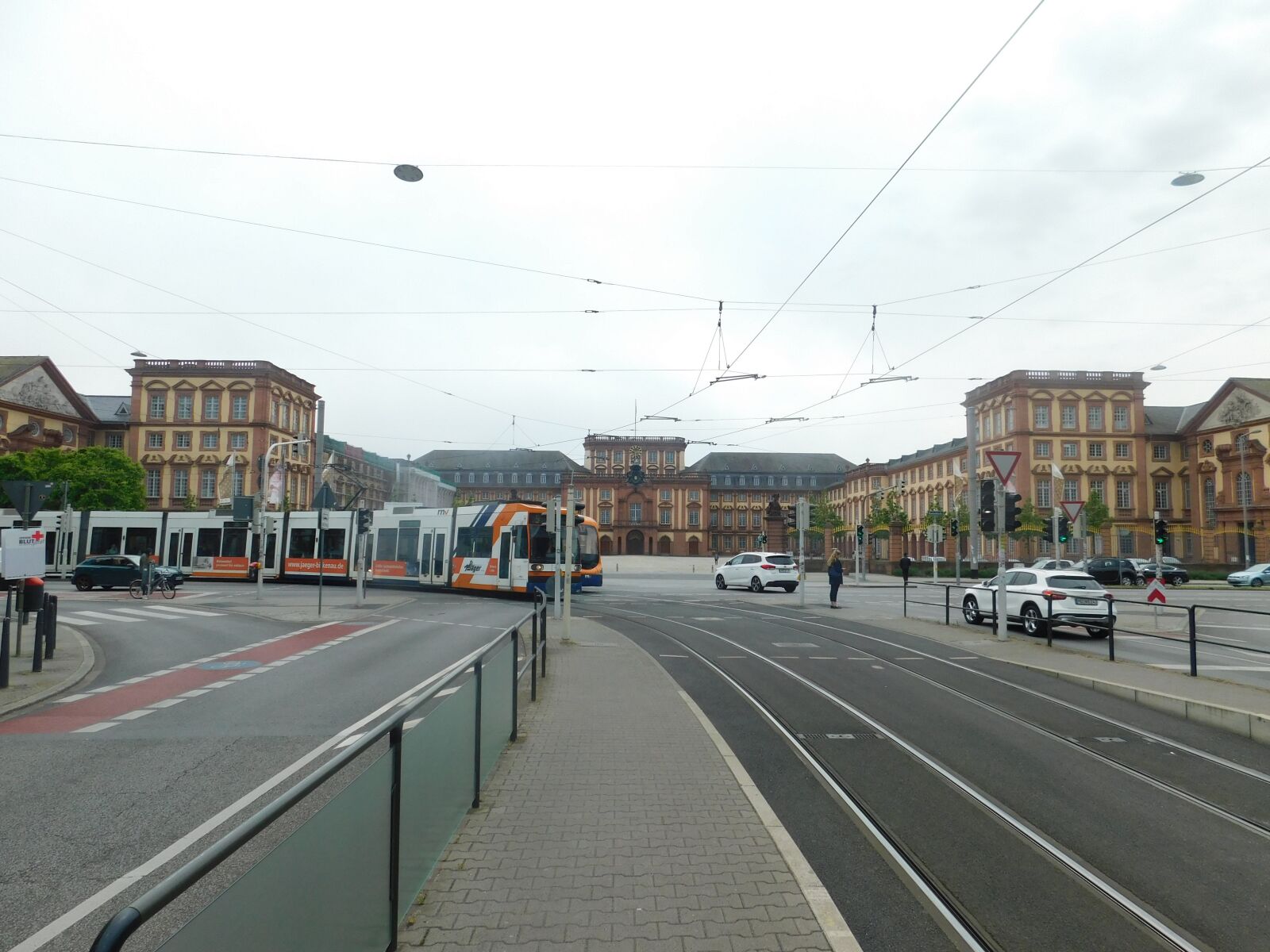 Nikon Coolpix B500 sample photo. Tram, tram to mannheim photography
