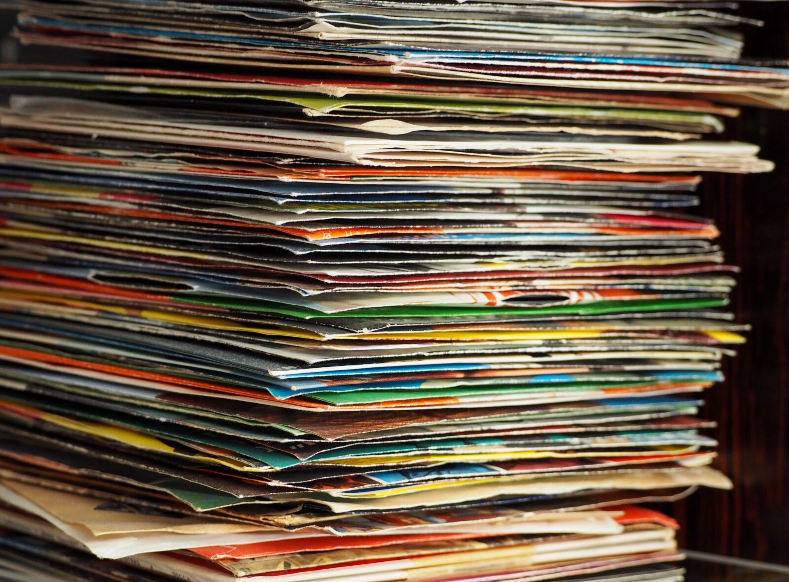 Olympus OM-D E-M10 sample photo. Slabs, single, music photography