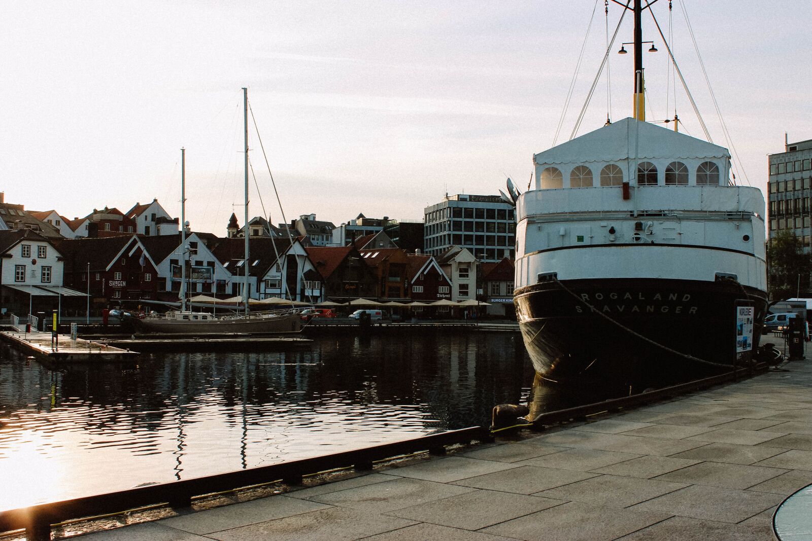 Canon EOS 600D (Rebel EOS T3i / EOS Kiss X5) sample photo. Stavanger, boat, norway photography