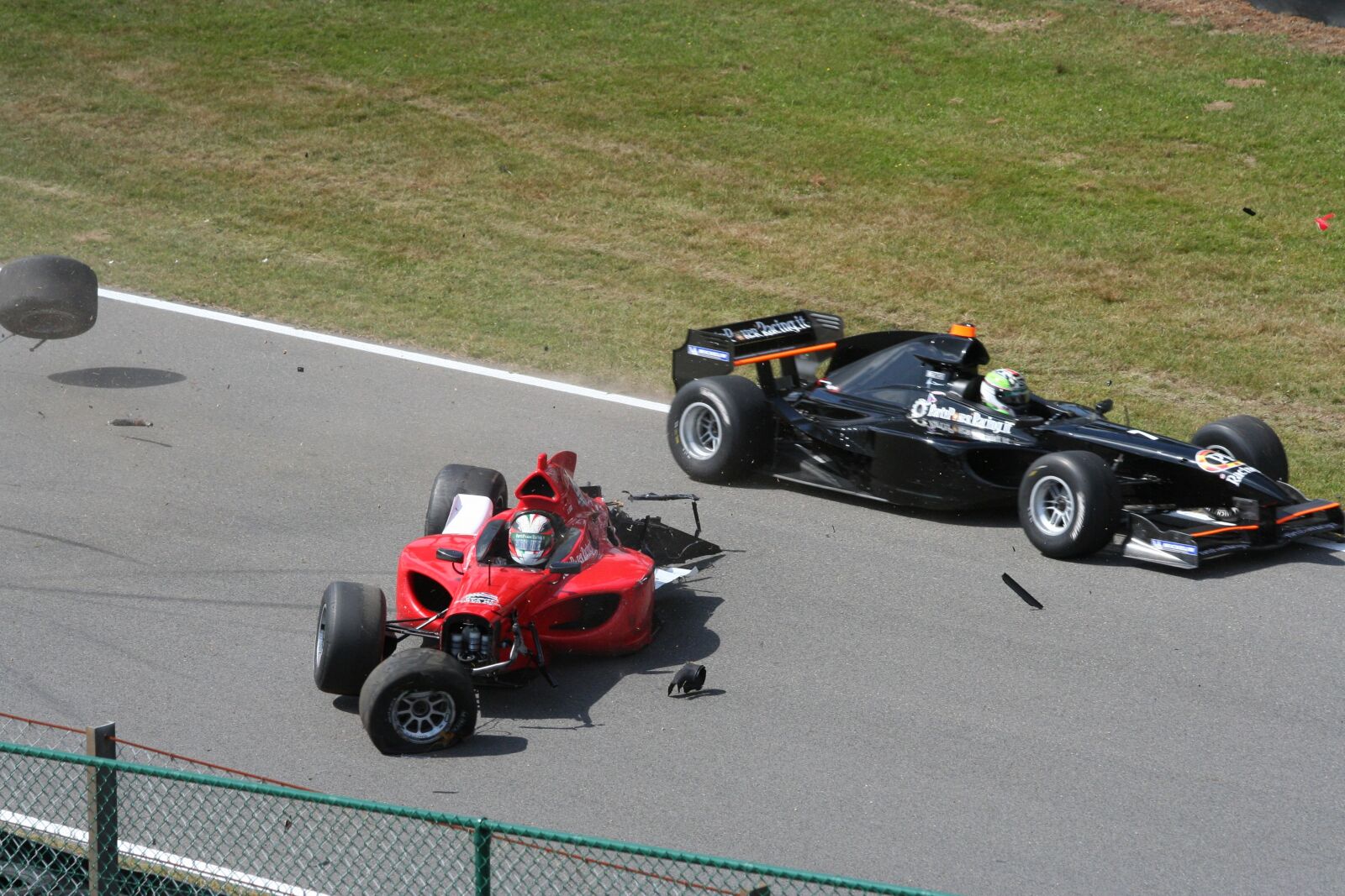 Canon EOS 350D (EOS Digital Rebel XT / EOS Kiss Digital N) sample photo. Sports, car, racing photography
