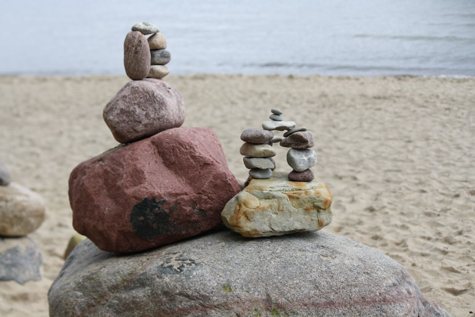 Canon EOS 1000D (EOS Digital Rebel XS / EOS Kiss F) sample photo. Baltic sea, stones, sculpture photography