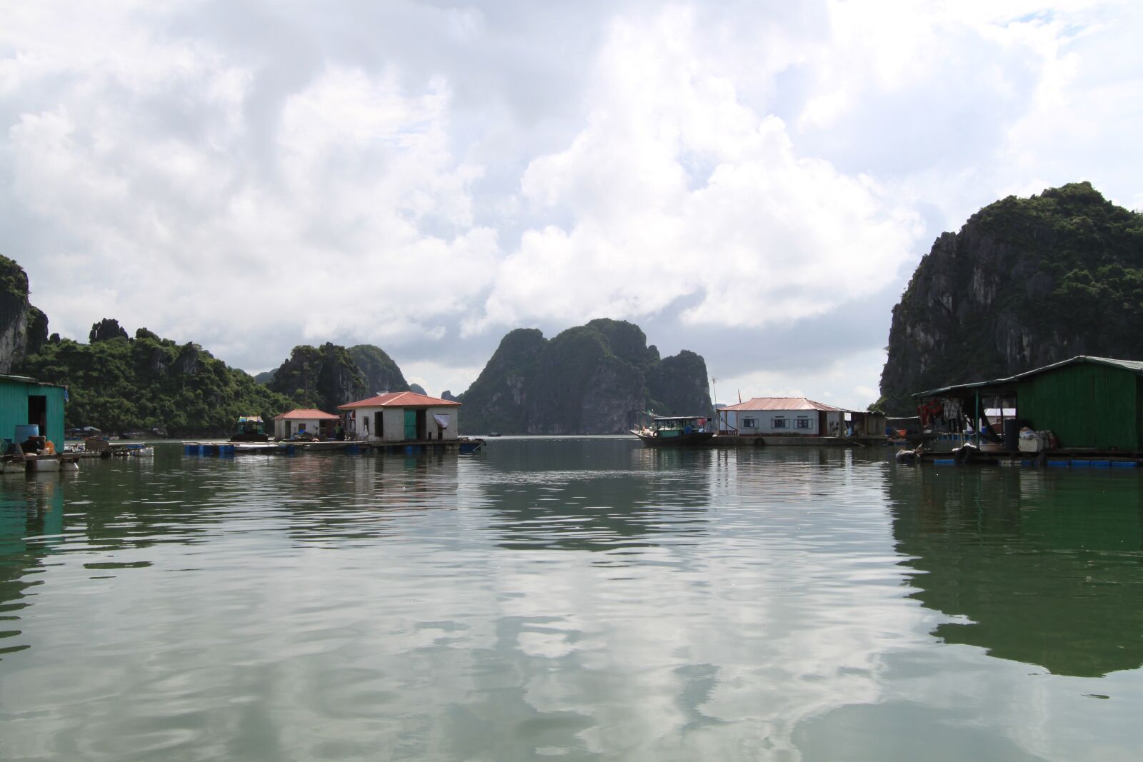Canon EOS 500D (EOS Rebel T1i / EOS Kiss X3) sample photo. Ha long bay, vietnam photography