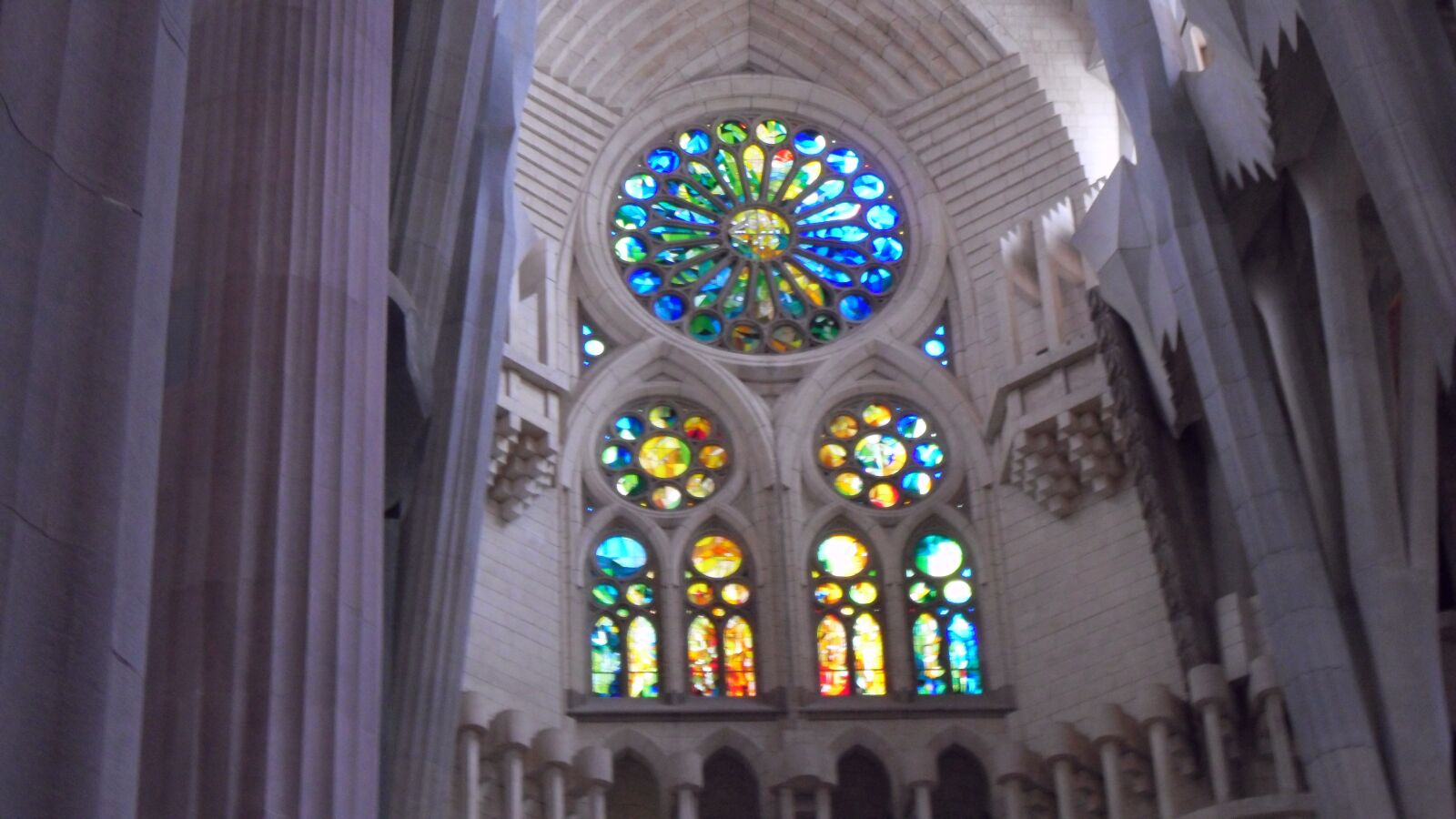 Samsung PL80/VLUU PL80/ SL630/ PL81 sample photo. Barcelona, sagrada familia, church photography