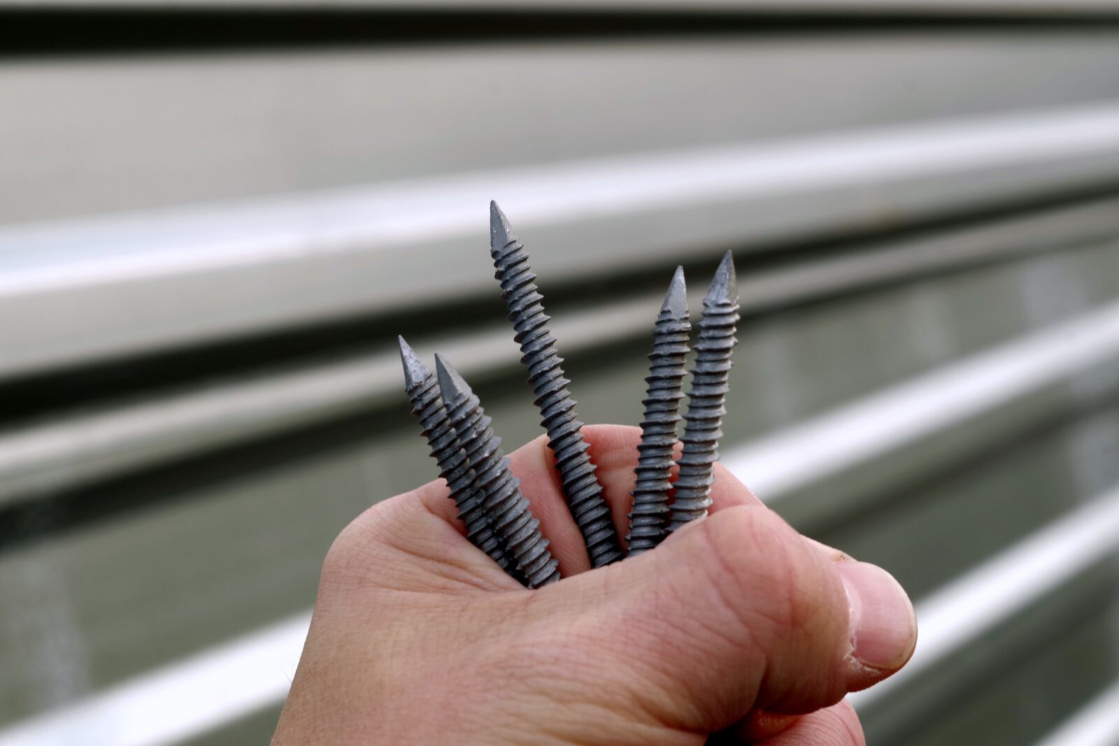 Pentax K-S2 sample photo. Screws, nails, sharp photography
