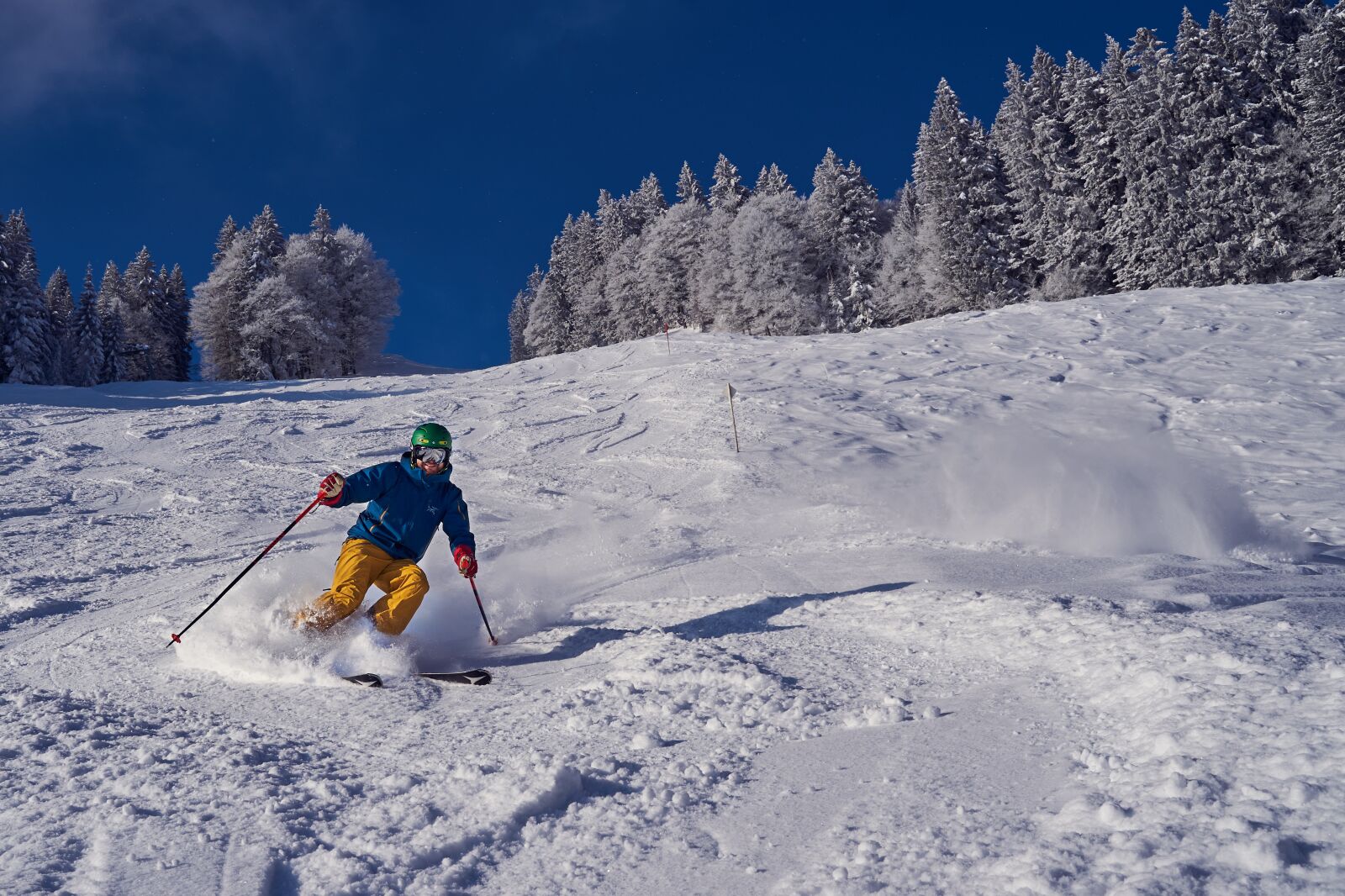 Sony a7 III + Tamron 28-75mm F2.8 Di III RXD sample photo. Skiing, winter, snow photography