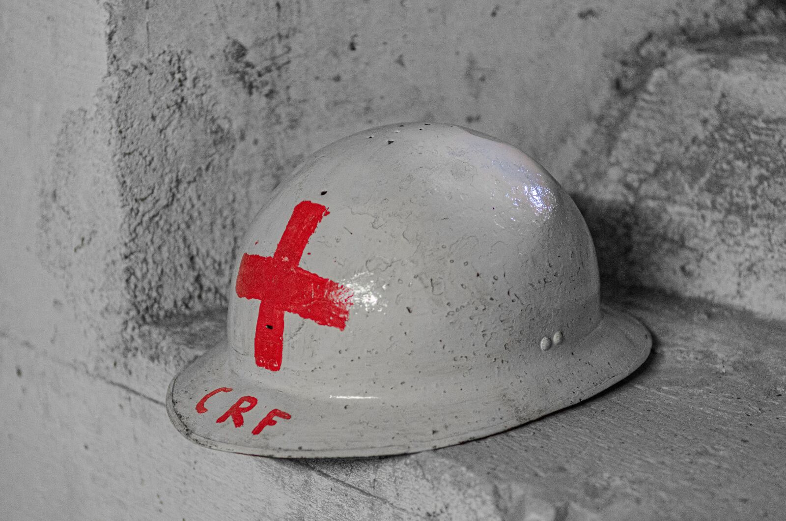 Nikon D7000 sample photo. Helmet, cross, red photography