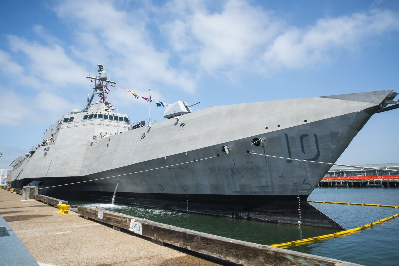 Nikon D4 sample photo. Uss gabrielle giffords lcs photography