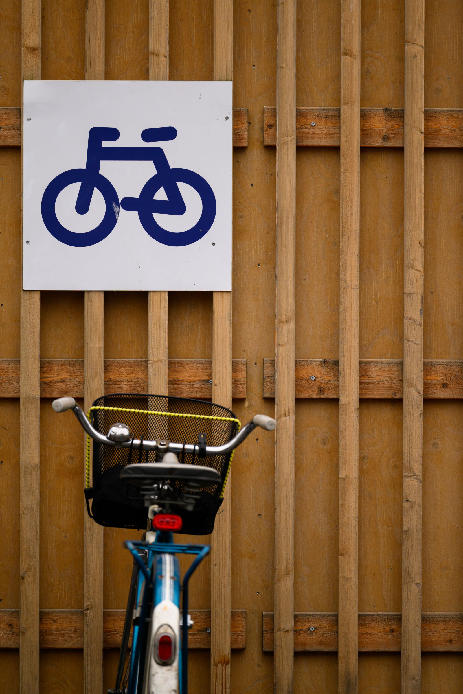 Nikon Z9 sample photo. Bicycle parking sign photography