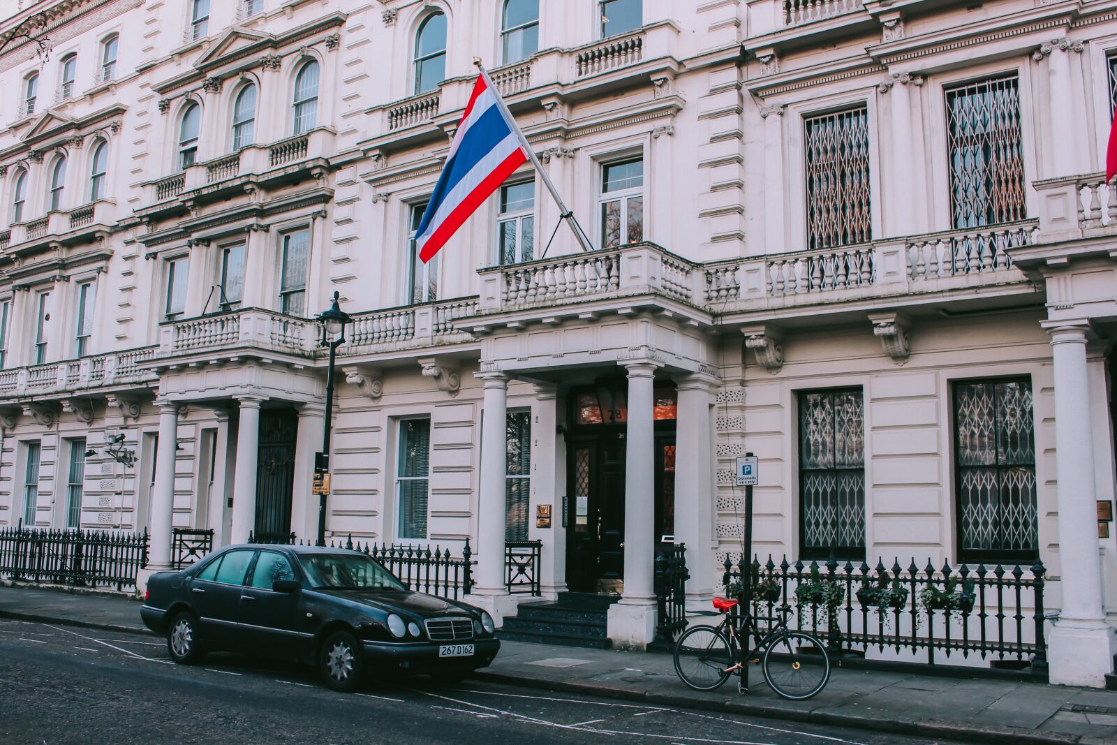 Canon EOS 700D (EOS Rebel T5i / EOS Kiss X7i) sample photo. Thailand, flag, the flag photography