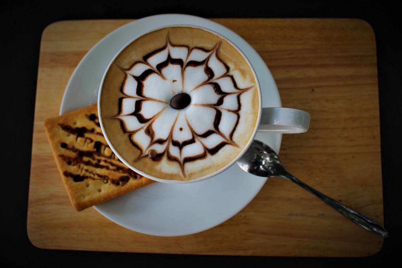 Canon EOS 700D (EOS Rebel T5i / EOS Kiss X7i) sample photo. Coffee, cappuccino, latte photography