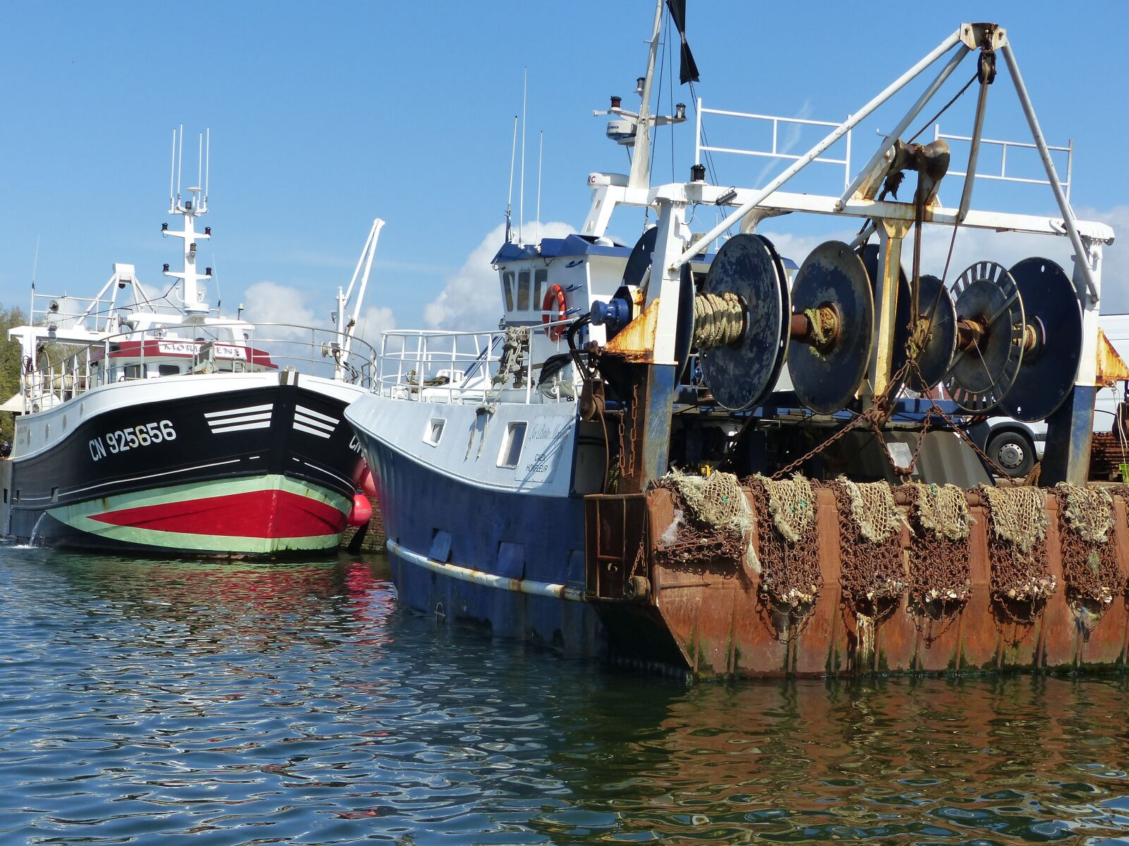 Panasonic Lumix DMC-FZ200 sample photo. Trawlers, boats, fishing boats photography