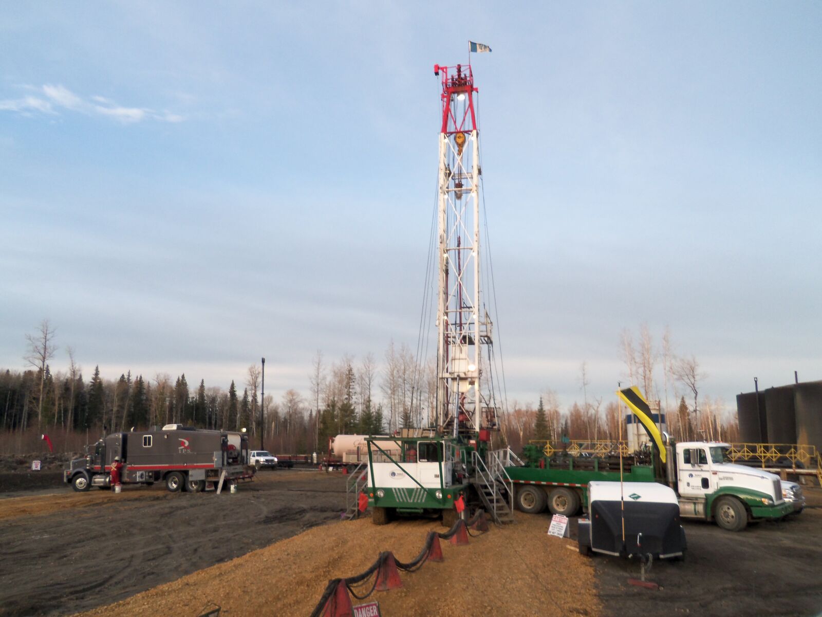 Kodak EASYSHARE TOUCH CAMERA, M577 sample photo. Range one, oil rig photography