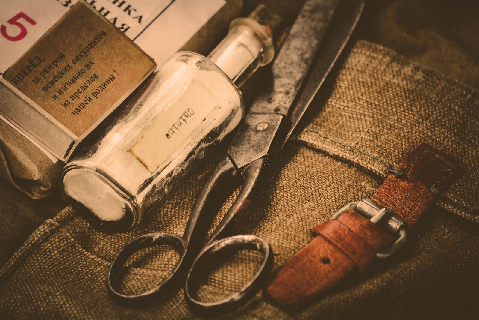 Nikon D5200 sample photo. Doctor, tools, treatment photography