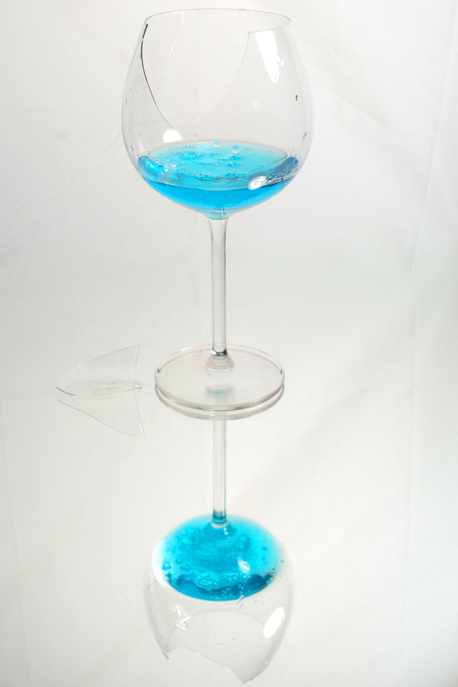 Nikon D40 sample photo. Glass, blue, break photography