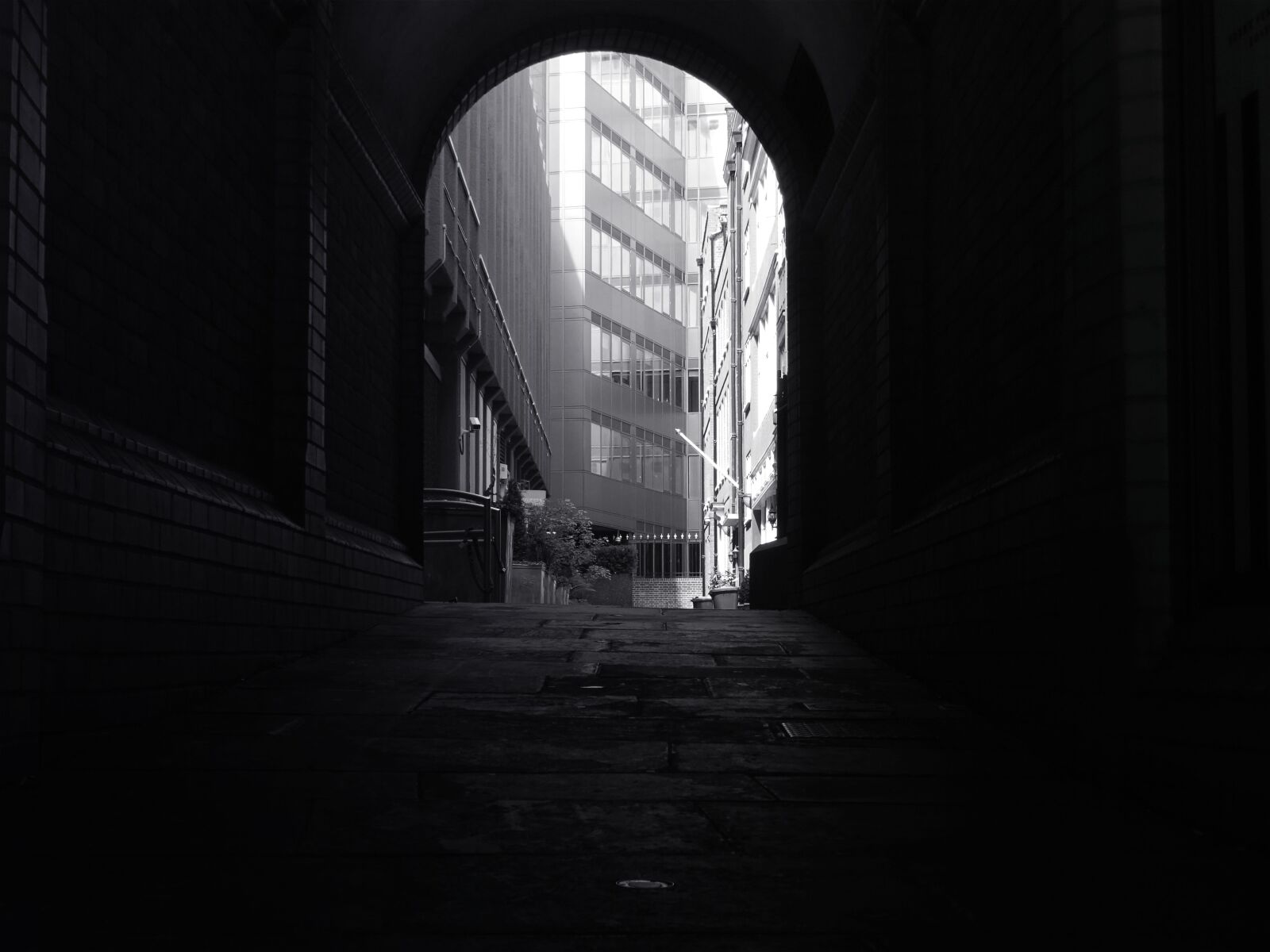 Sony DSC-HX60 sample photo. Architecture, black, and, white photography