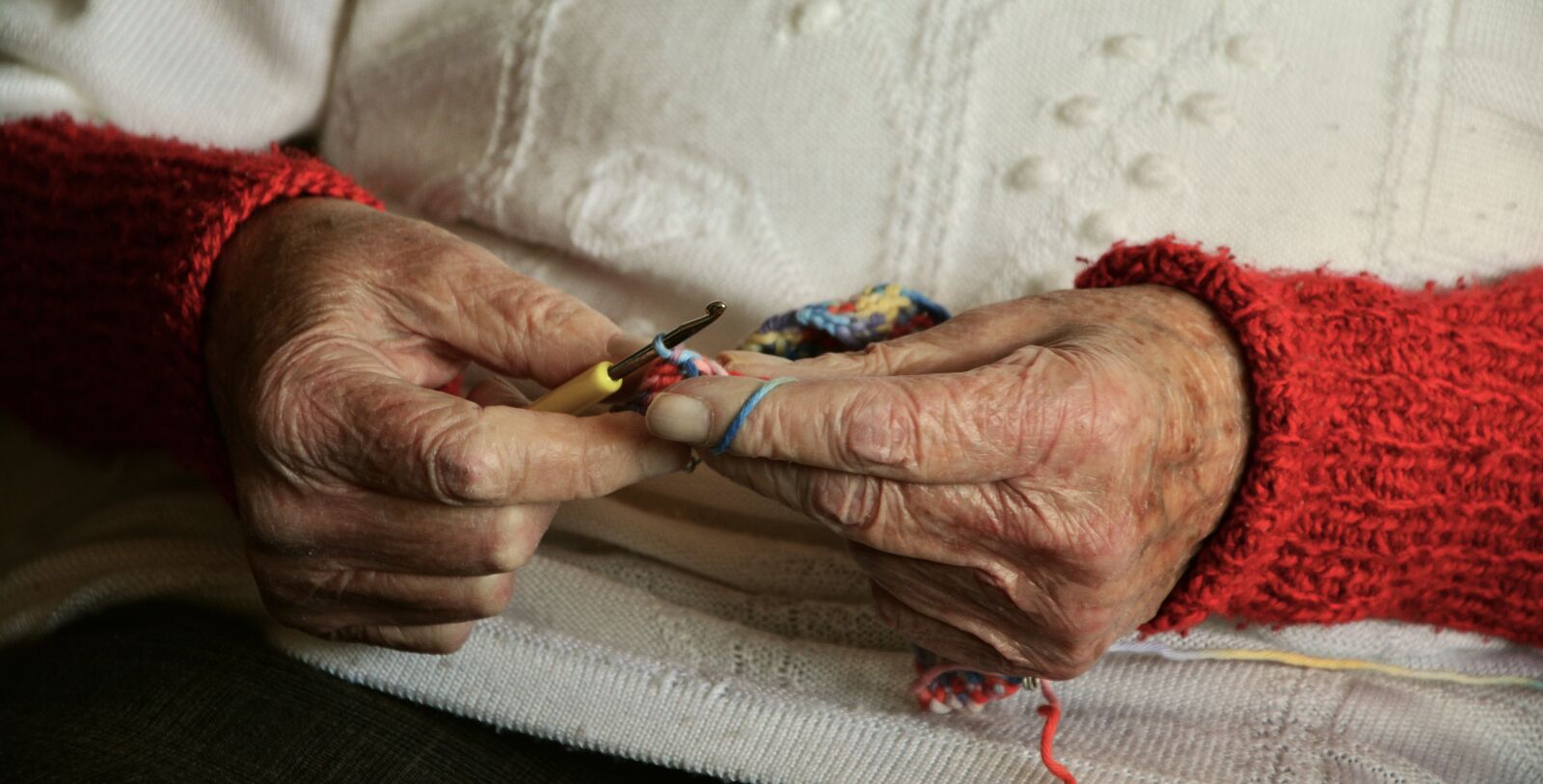 Nikon D5200 sample photo. Hands, old hands, age photography