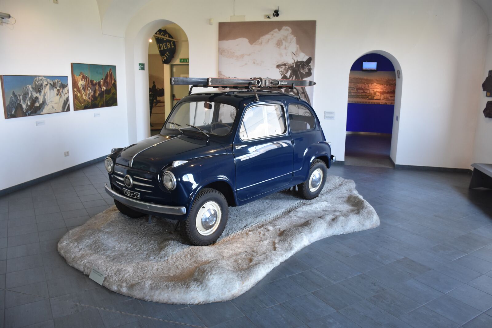 Nikon D7200 sample photo. Small car, antique car photography