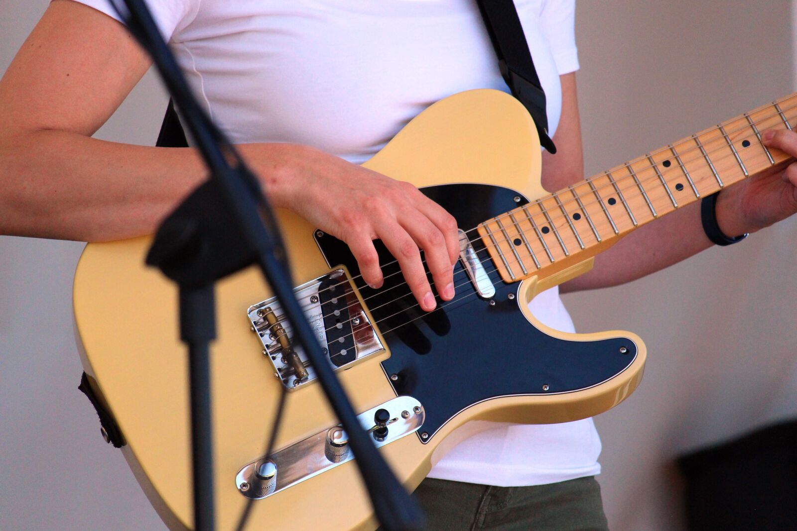 Canon EF-S 55-250mm F4-5.6 IS STM sample photo. Band, group, concert photography
