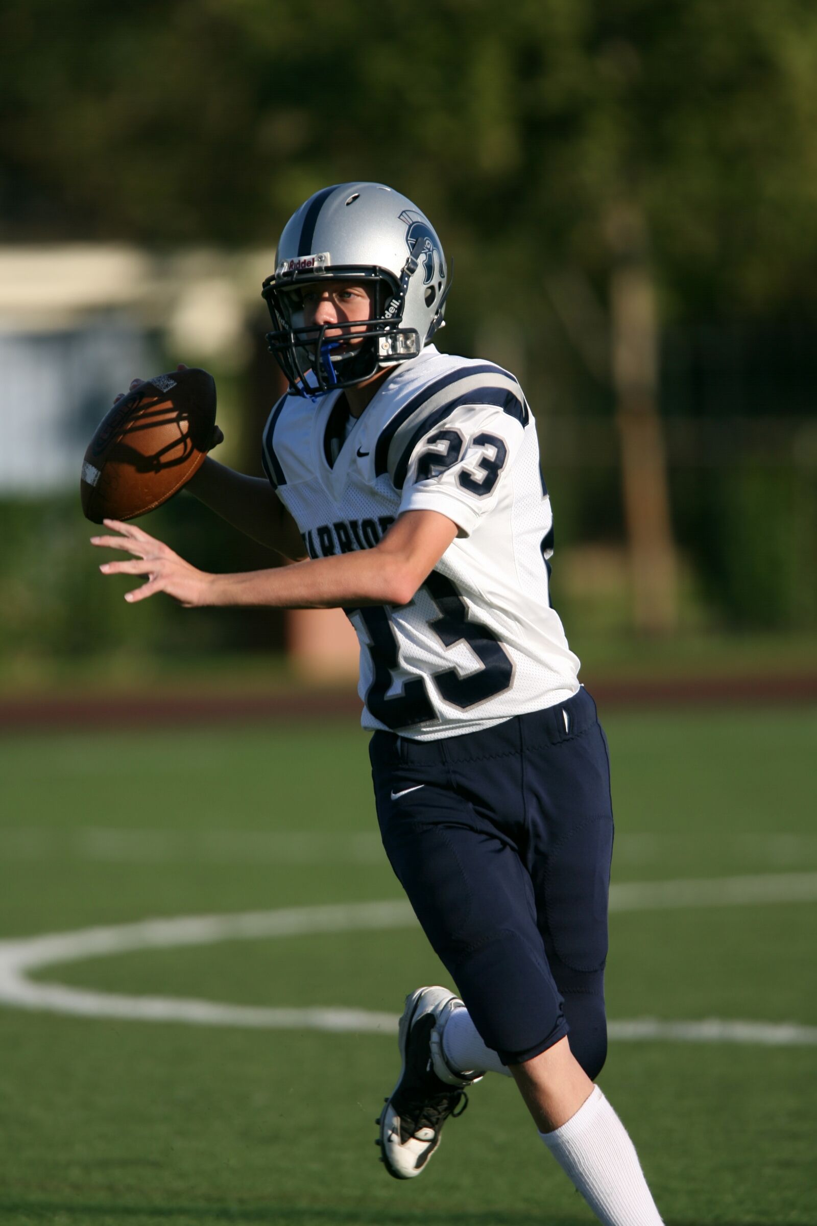 Canon EOS-1D Mark II N sample photo. American football, football, high photography