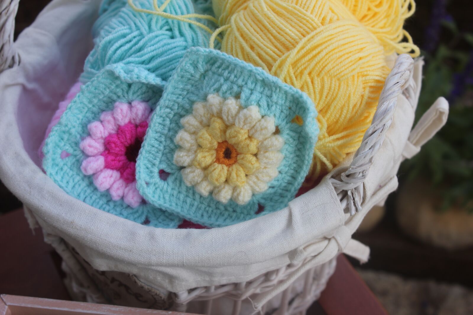 Canon EOS 550D (EOS Rebel T2i / EOS Kiss X4) sample photo. Crochet, handmade, wool photography